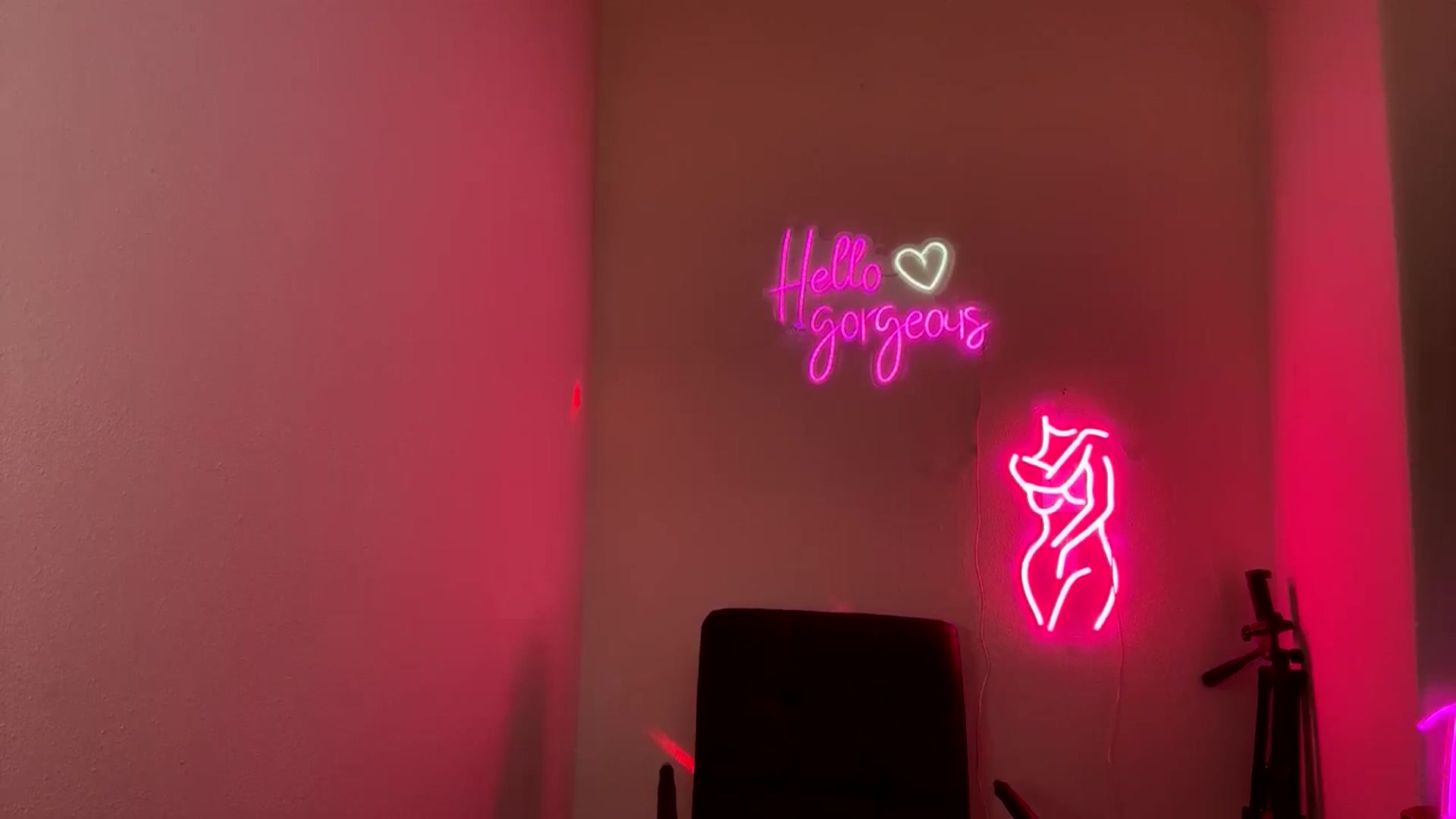 Gallery image thumbnail from xoxEmilyxoxx's myfreecams stream on, 10/11/2024, 14:24 image 5 of 20