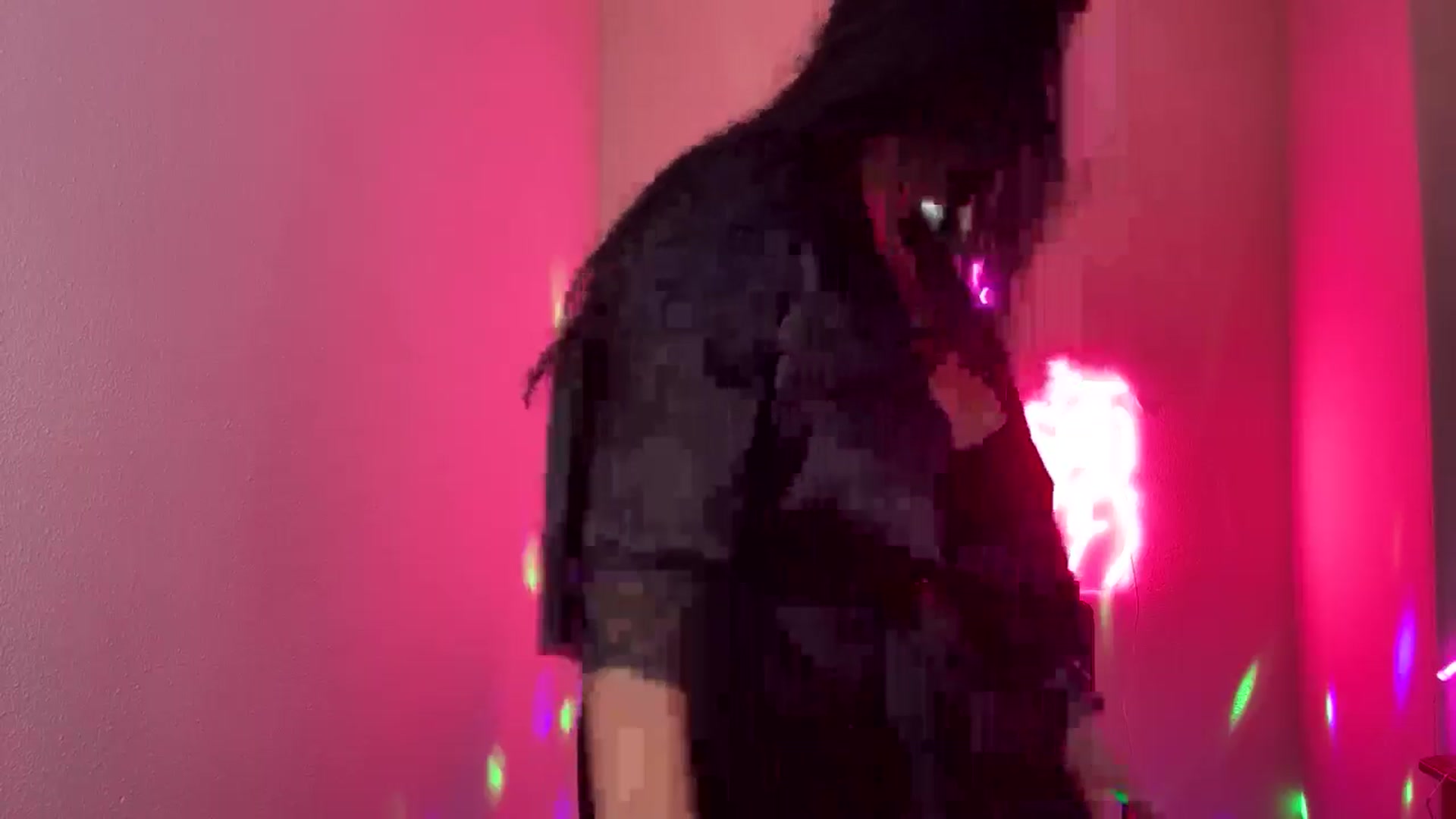 Gallery image thumbnail from xoxEmilyxoxx's myfreecams stream on, 10/11/2024, 16:39 image 15 of 20