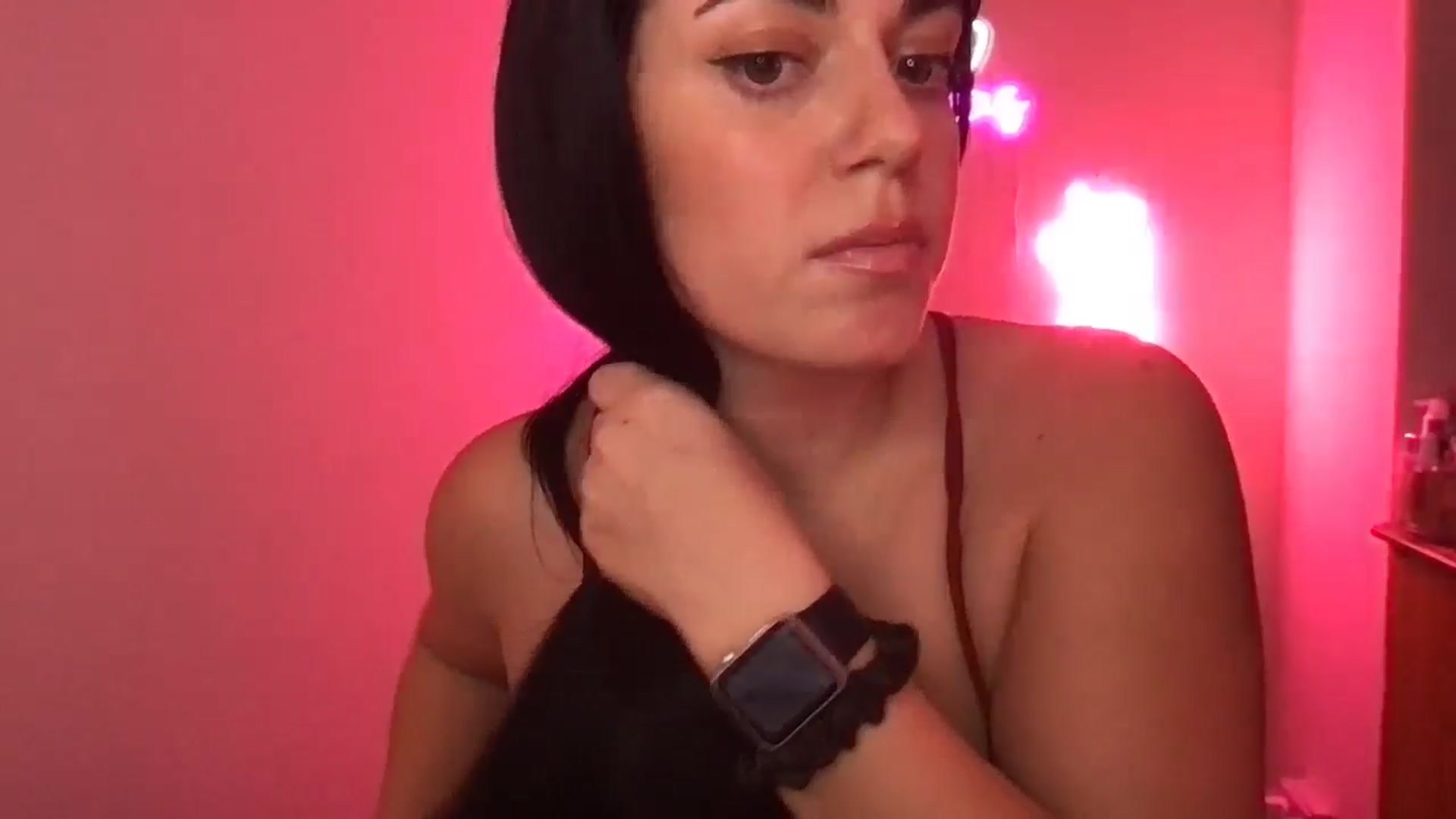 Gallery image thumbnail from xoxEmilyxoxx's myfreecams stream on, 10/25/2024, 19:34 image 18 of 20