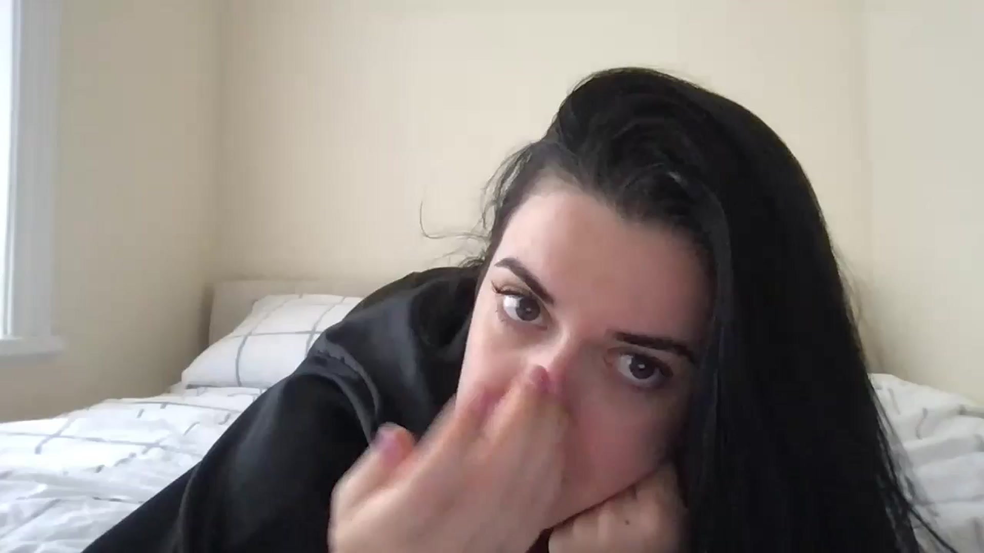Gallery image thumbnail from xoxEmilyxoxx's myfreecams stream on, 10/28/2024, 13:48 image 9 of 20