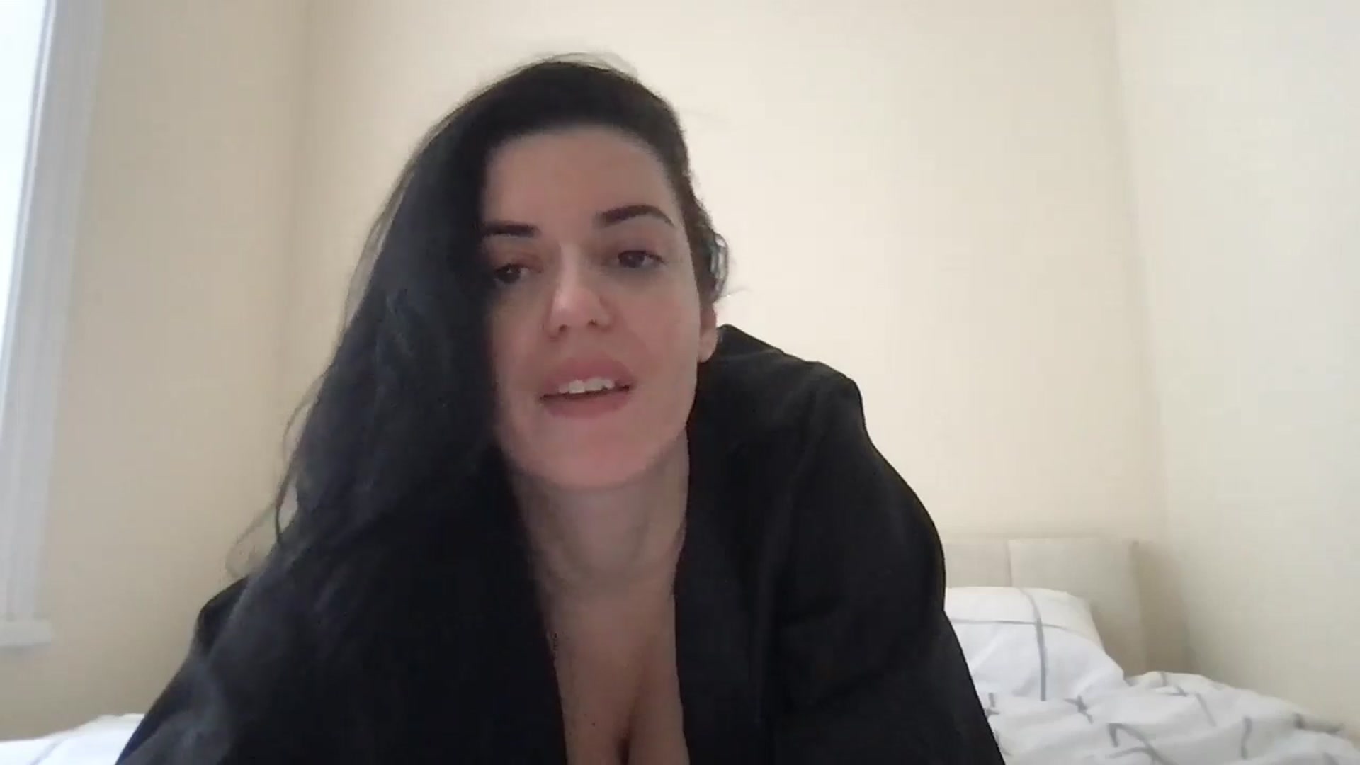 Gallery image thumbnail from xoxEmilyxoxx's myfreecams stream on, 10/28/2024, 13:48 image 8 of 20