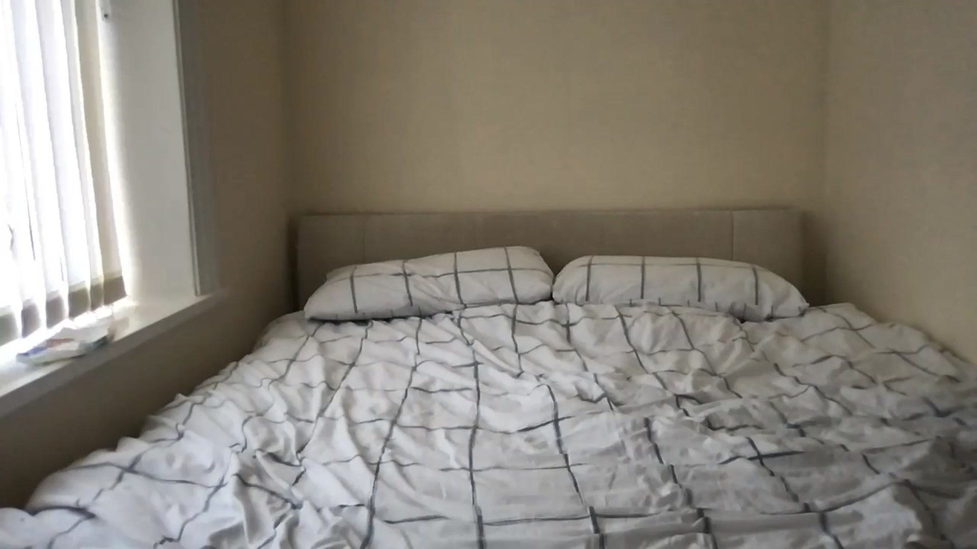 Gallery image thumbnail from xoxEmilyxoxx's myfreecams stream on, 10/28/2024, 14:37 image 14 of 20