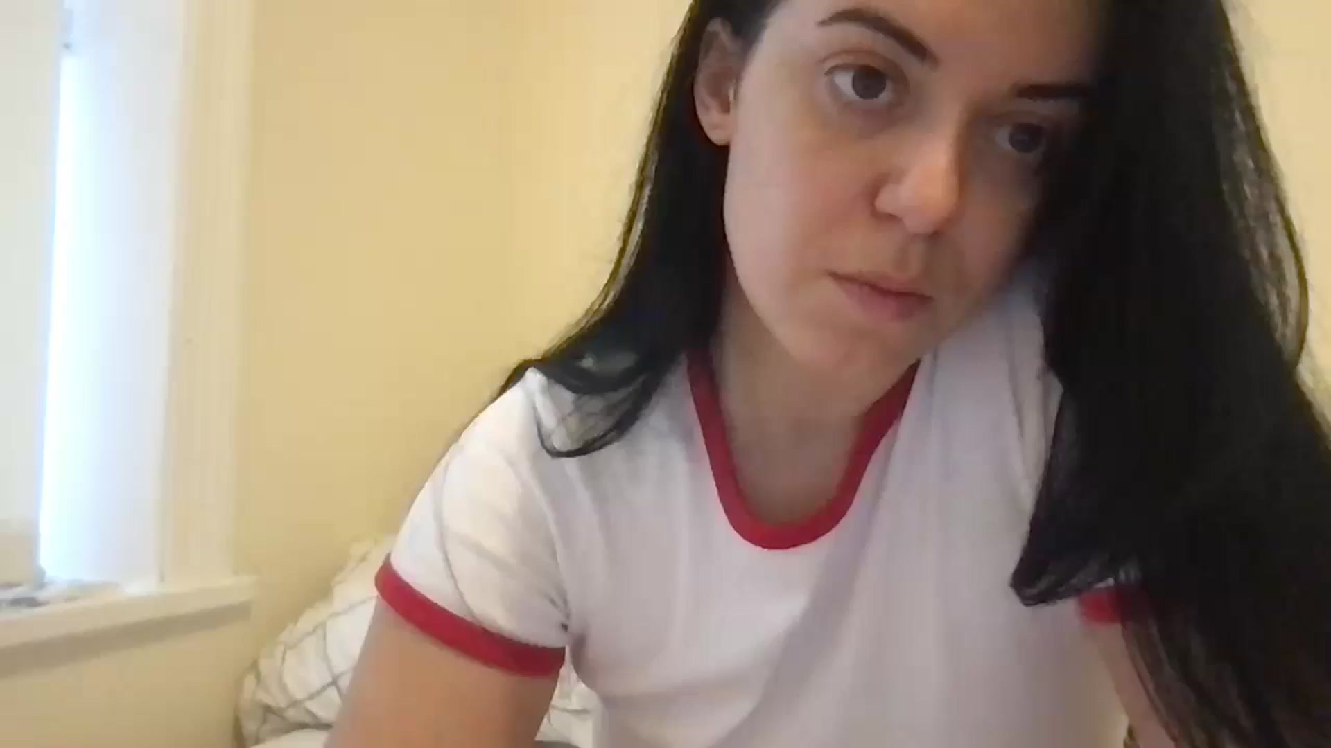 Gallery image thumbnail from xoxEmilyxoxx's myfreecams stream on, 11/01/2024, 16:22 image 17 of 20