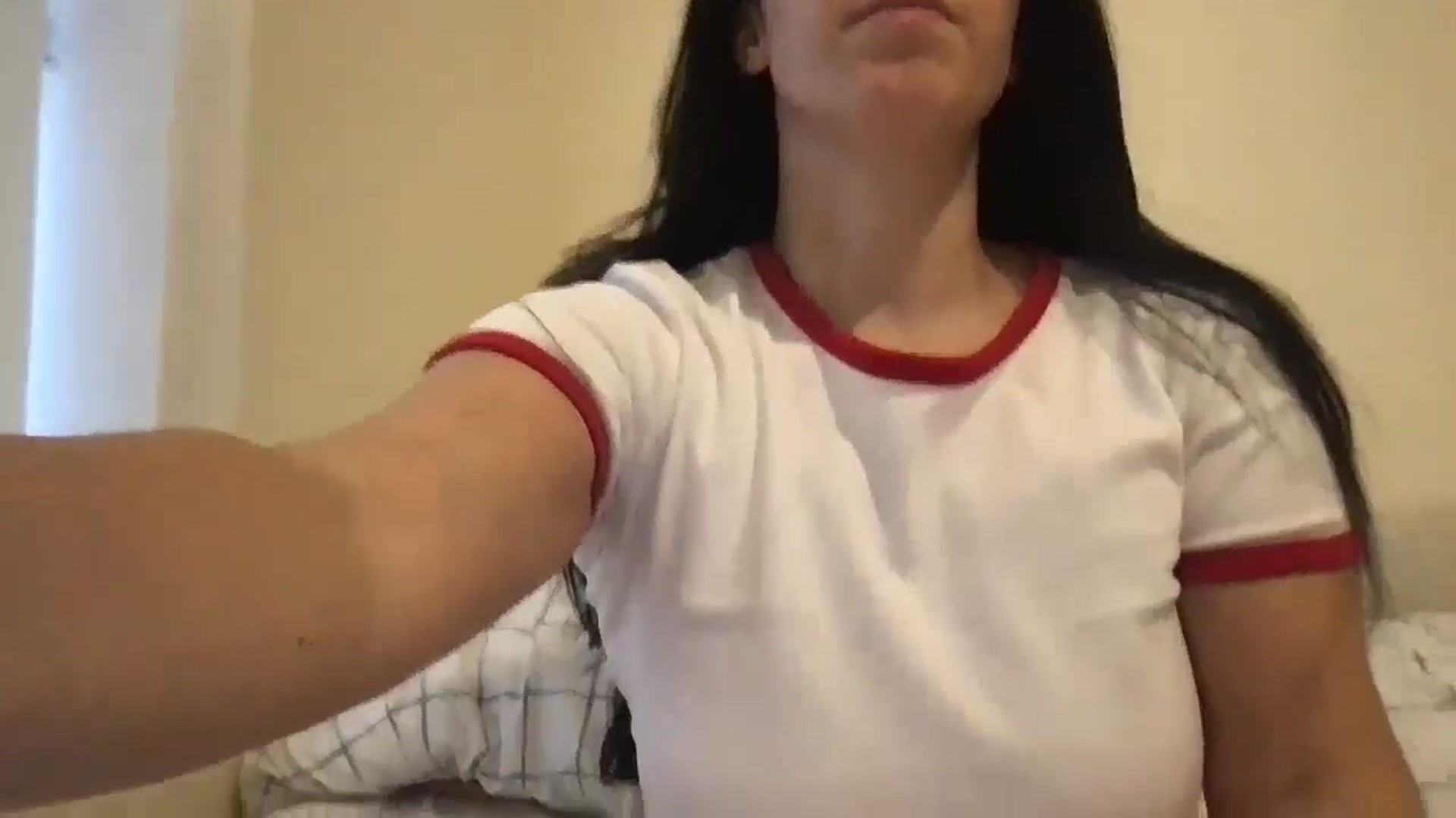 Gallery image thumbnail from xoxEmilyxoxx's myfreecams stream on, 11/01/2024, 16:22 image 19 of 20