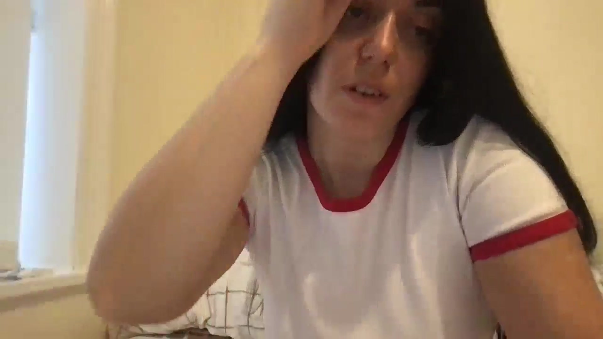 Gallery image thumbnail from xoxEmilyxoxx's myfreecams stream on, 11/01/2024, 16:22 image 15 of 20