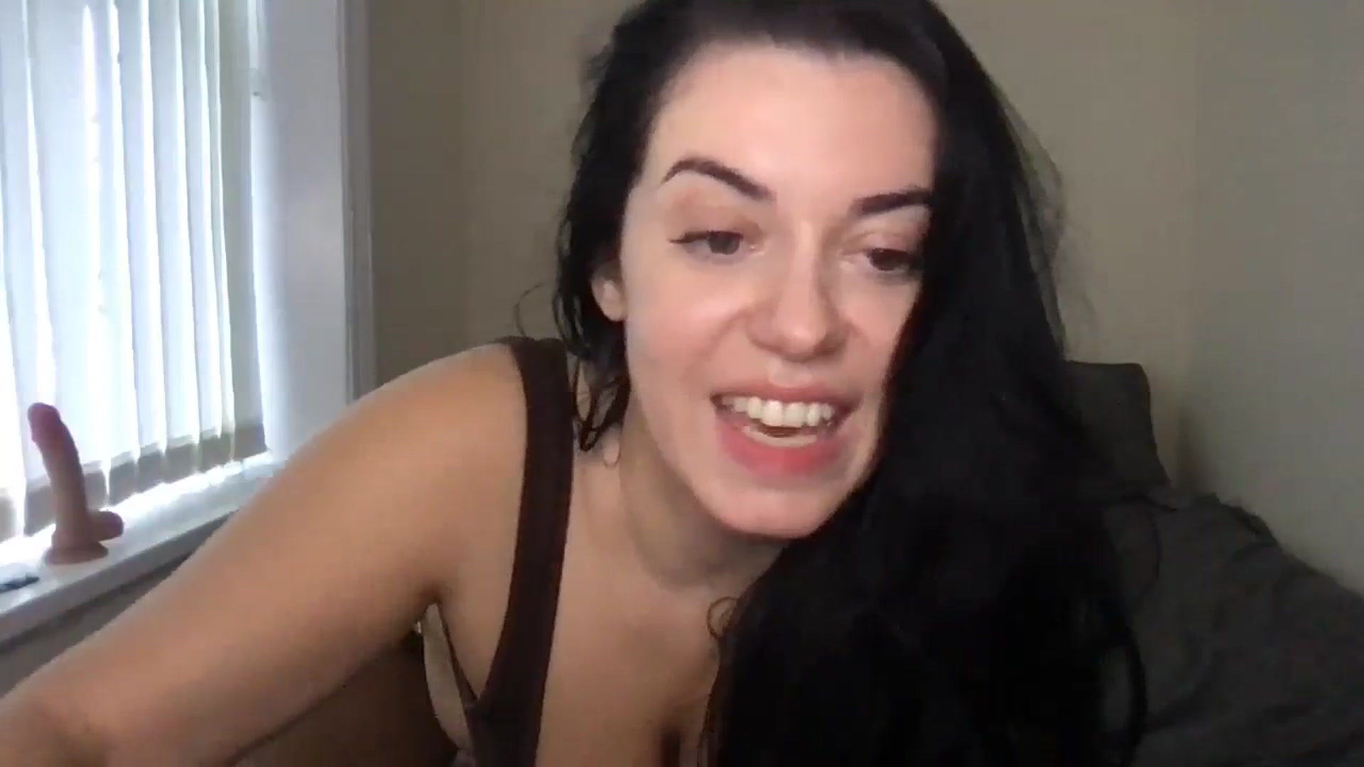Gallery image thumbnail from xoxEmilyxoxx's myfreecams stream on, 11/08/2024, 15:35 image 3 of 20