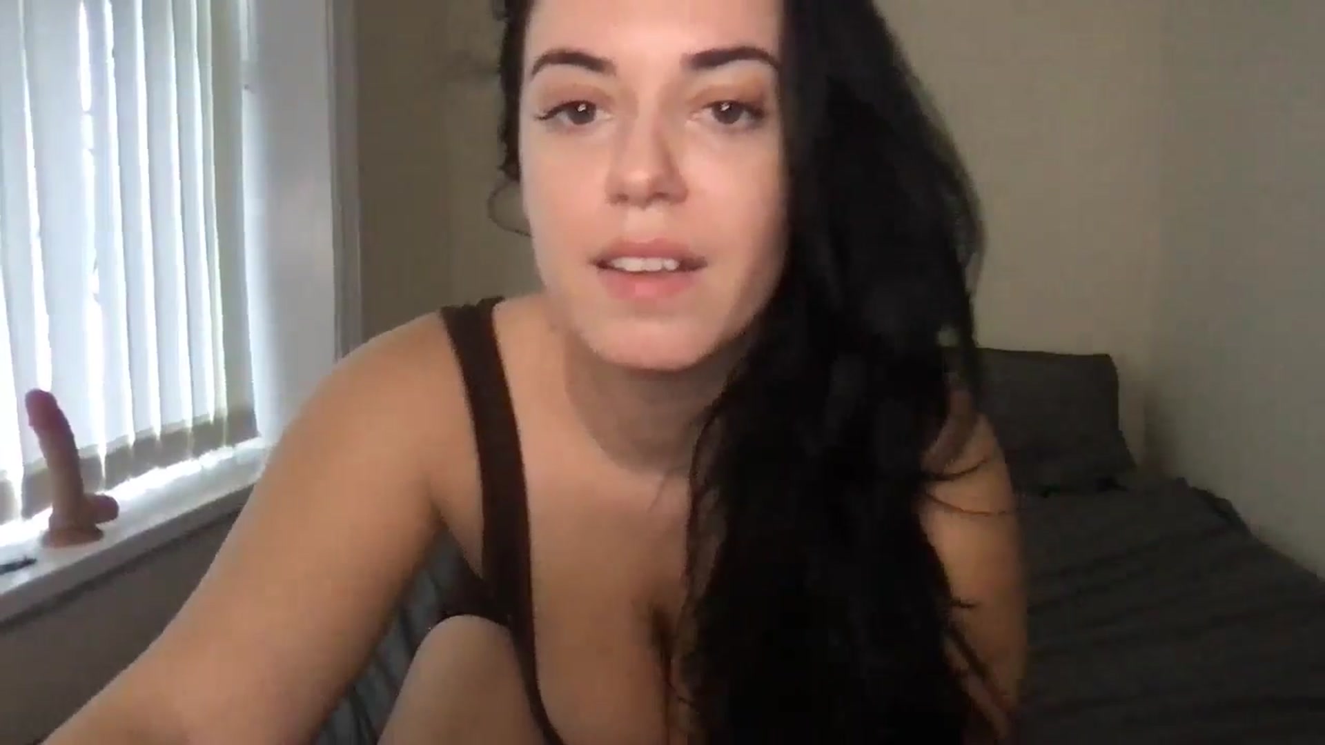 Gallery image thumbnail from xoxEmilyxoxx's myfreecams stream on, 11/08/2024, 15:35 image 5 of 20