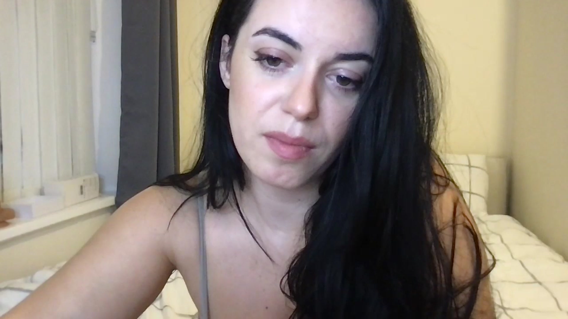Gallery image thumbnail from xoxEmilyxoxx's myfreecams stream on, 11/15/2024, 17:05 image 6 of 20