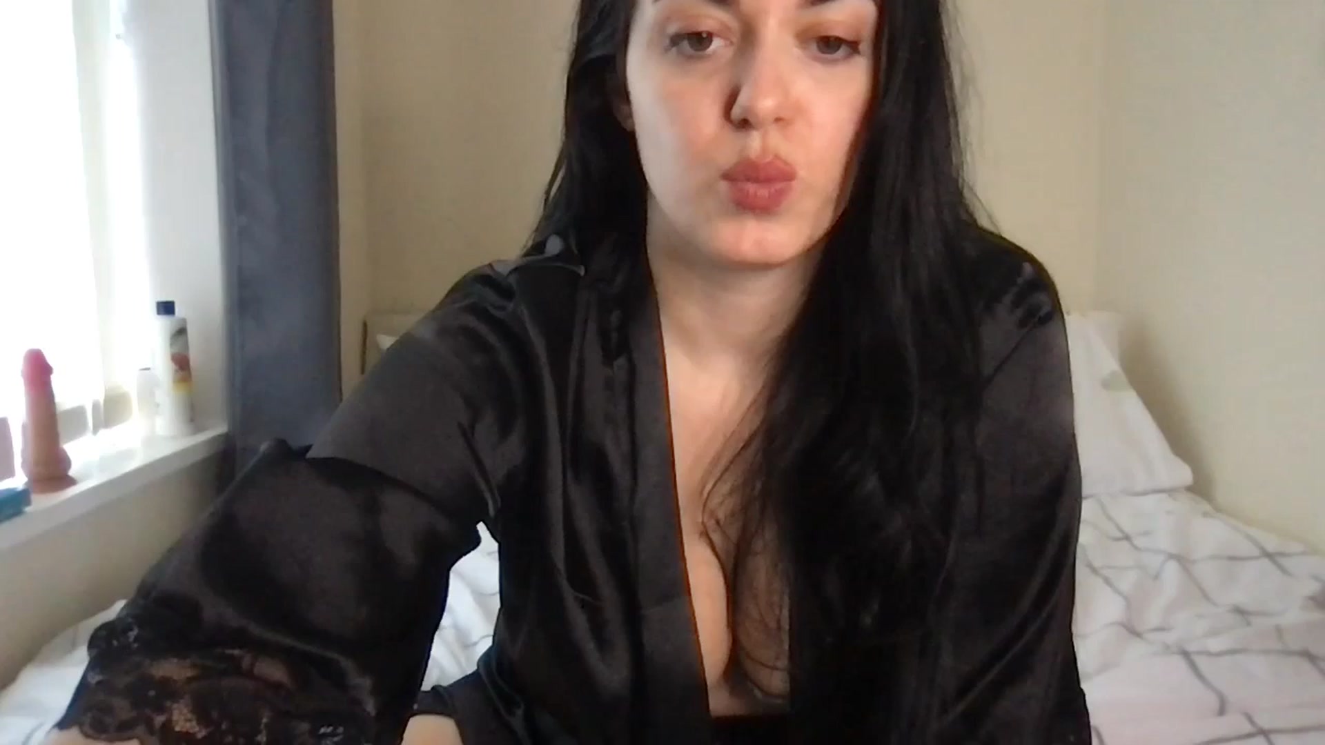 Gallery image thumbnail from xoxEmilyxoxx's myfreecams stream on, 11/27/2024, 15:14 image 7 of 20