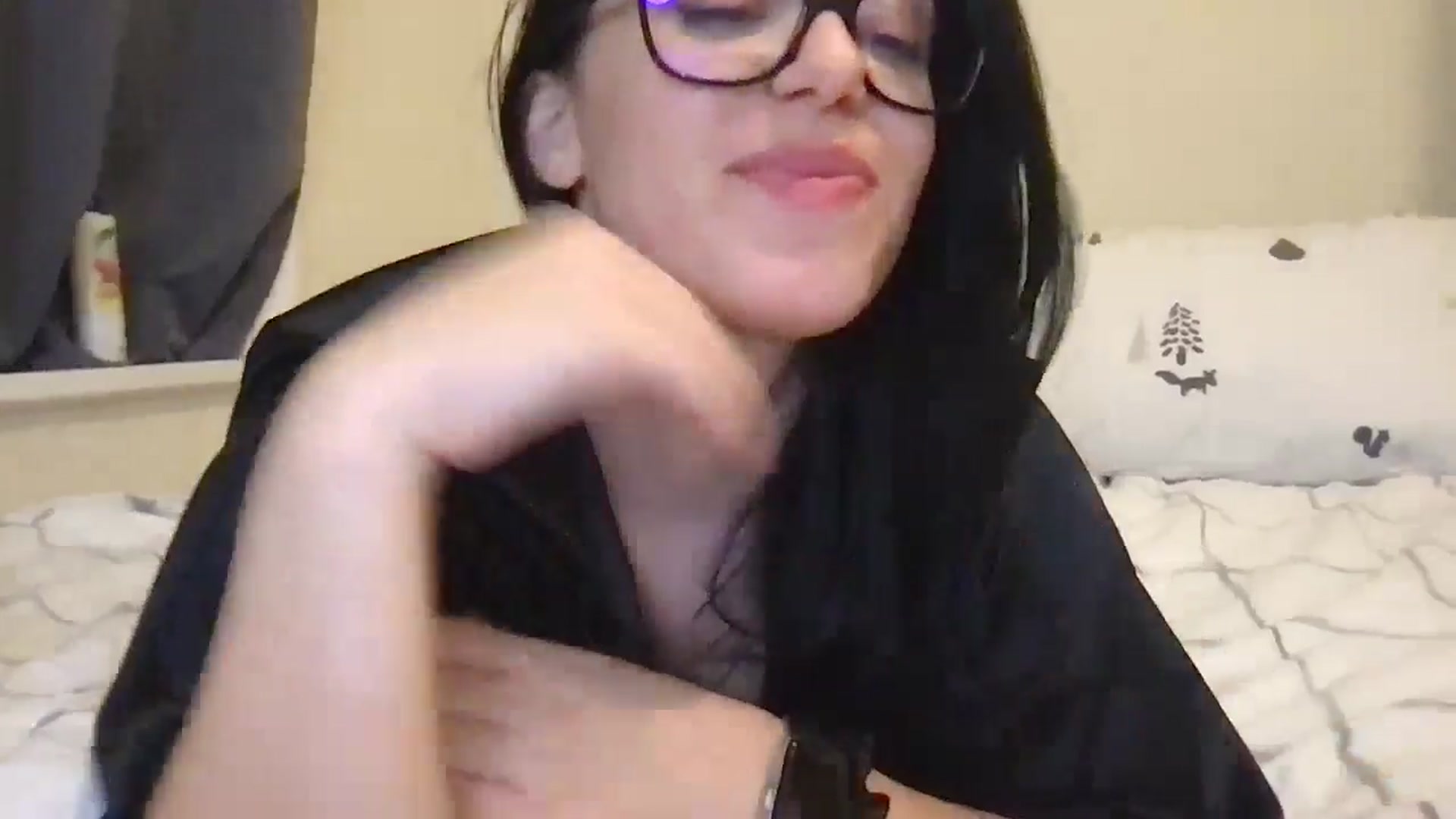 Gallery image thumbnail from xoxEmilyxoxx's myfreecams stream on, 11/27/2024, 18:23 image 14 of 20
