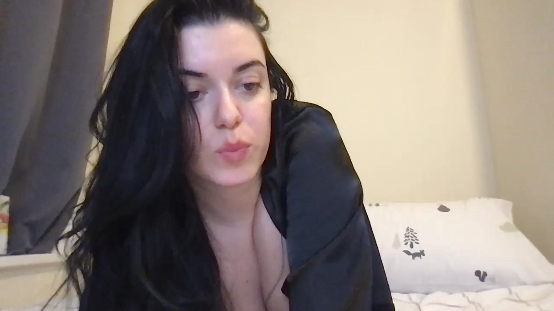 Gallery image thumbnail from xoxEmilyxoxx's myfreecams stream on, 11/27/2024, 18:23 image 11 of 20