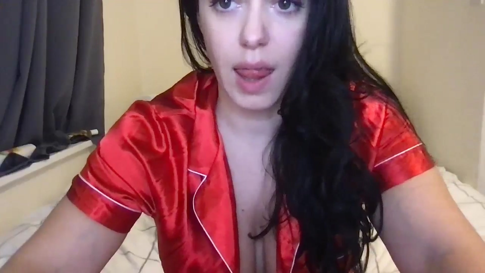 Gallery image thumbnail from xoxEmilyxoxx's myfreecams stream on, 01/06/2025, 18:55 image 13 of 20