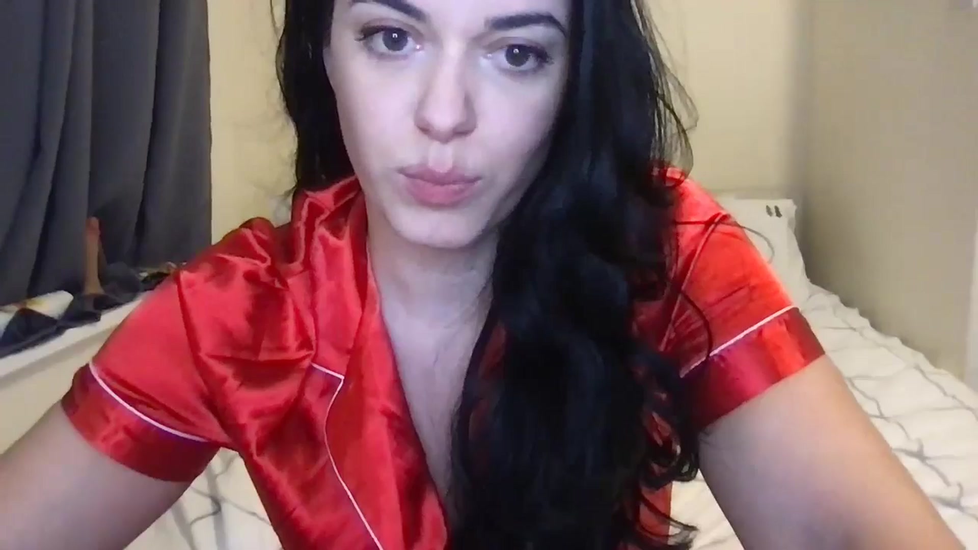 Gallery image thumbnail from xoxEmilyxoxx's myfreecams stream on, 01/06/2025, 18:55 image 11 of 20