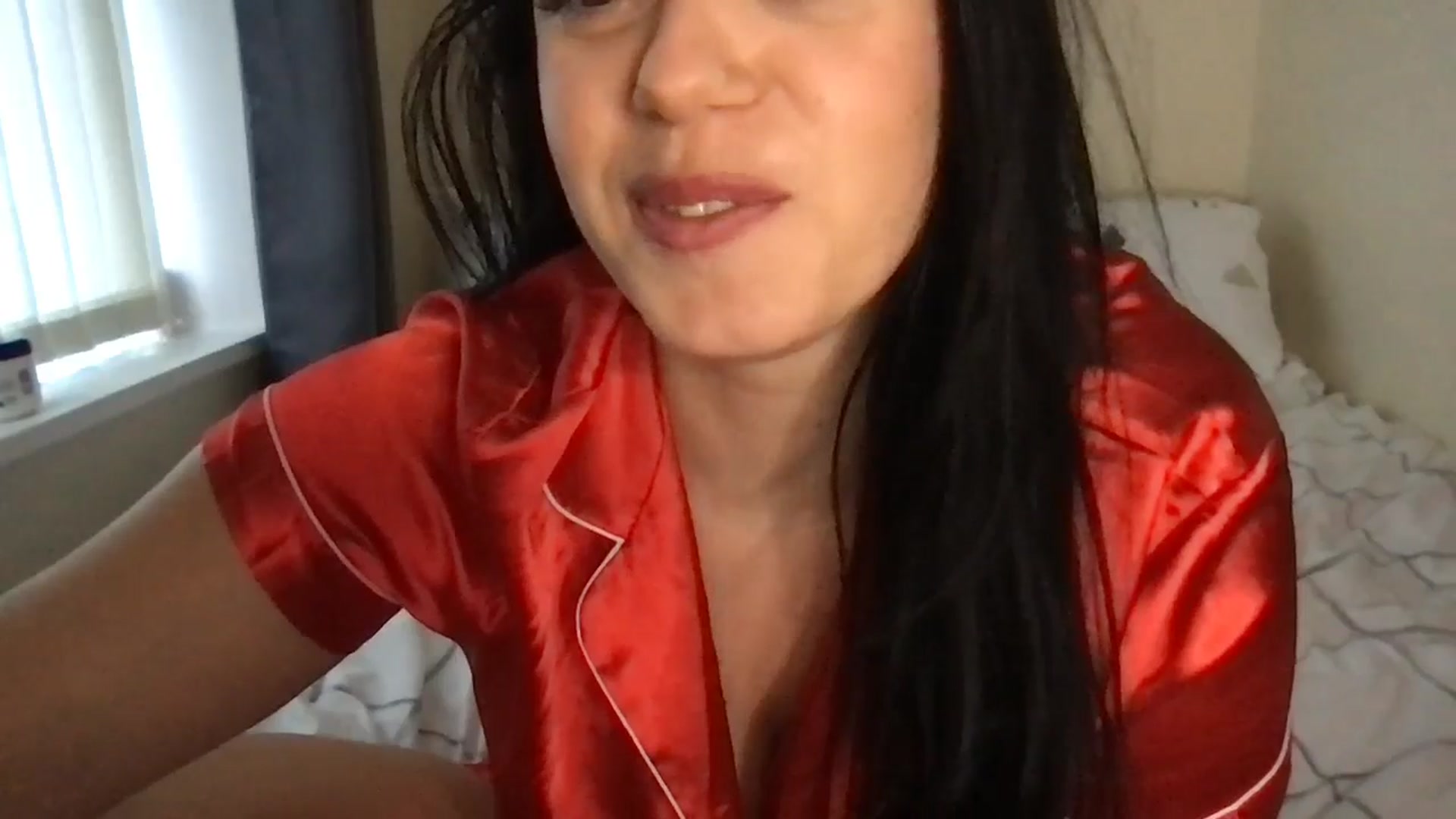 Gallery image thumbnail from xoxEmilyxoxx's myfreecams stream on, 02/14/2025, 16:49 image 12 of 20