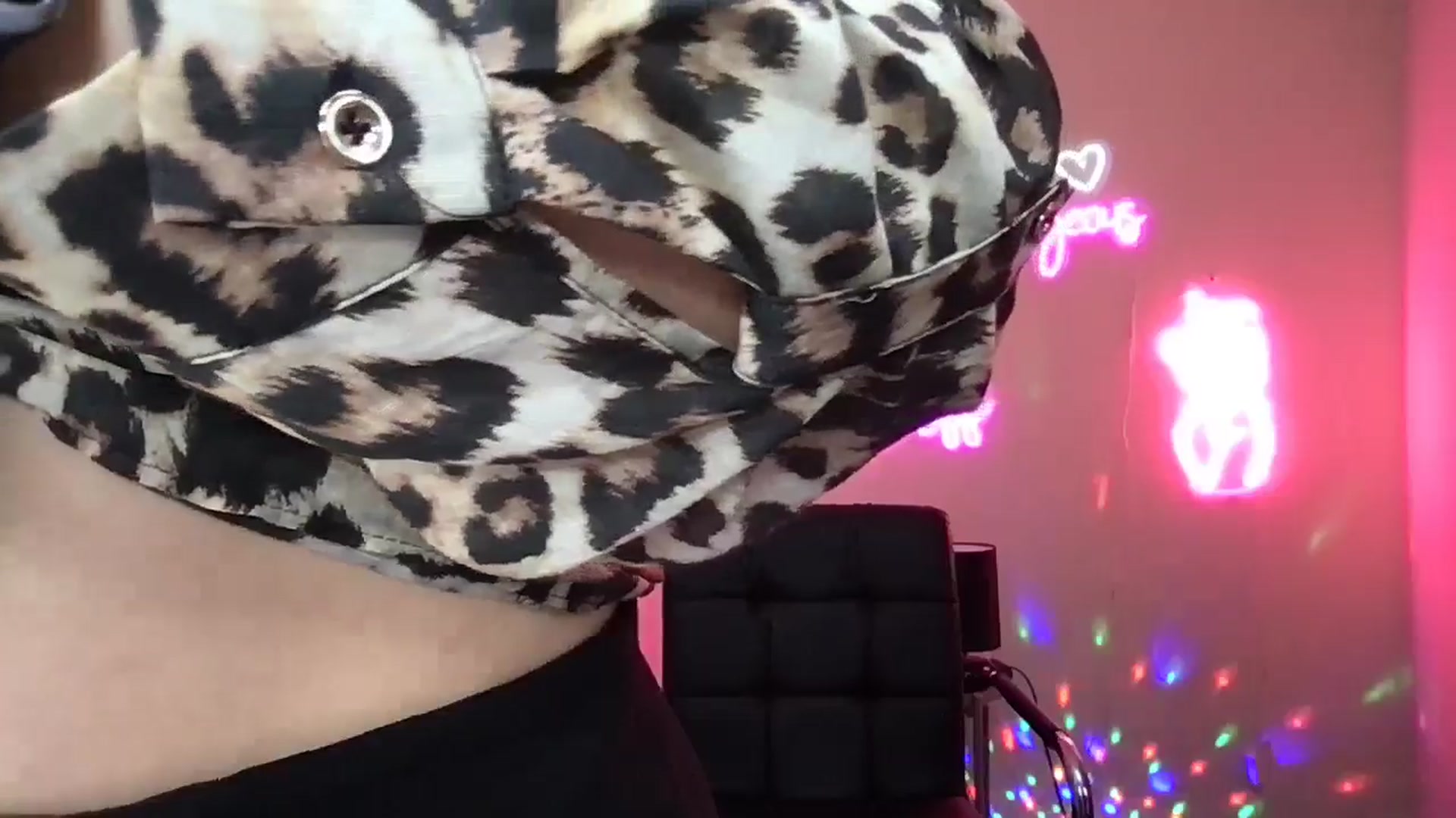 Gallery image thumbnail from xoxEmilyxoxx's myfreecams stream on, 02/21/2025, 17:22 image 12 of 20