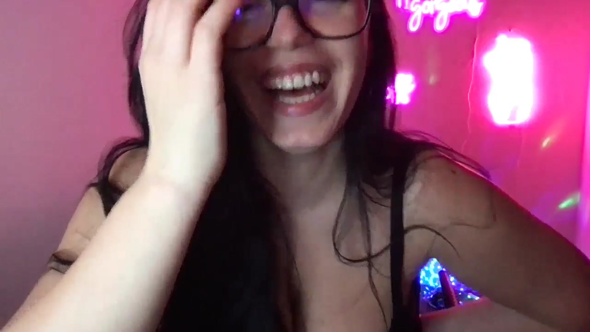 Gallery image thumbnail from xoxEmilyxoxx's myfreecams stream on, 02/21/2025, 21:34 image 15 of 20