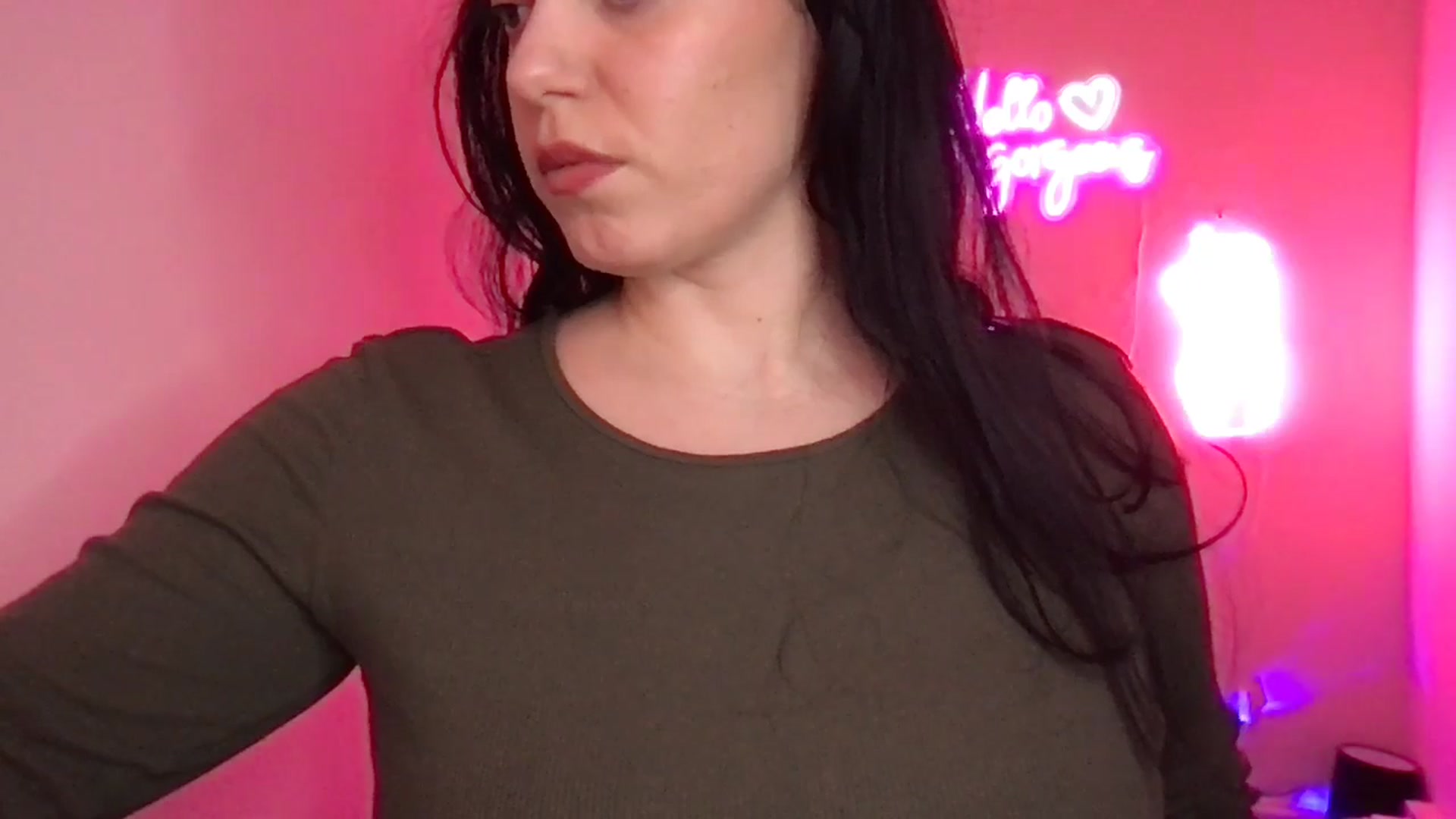 Gallery image thumbnail from xoxEmilyxoxx's myfreecams stream on, 02/24/2025, 18:05 image 2 of 20