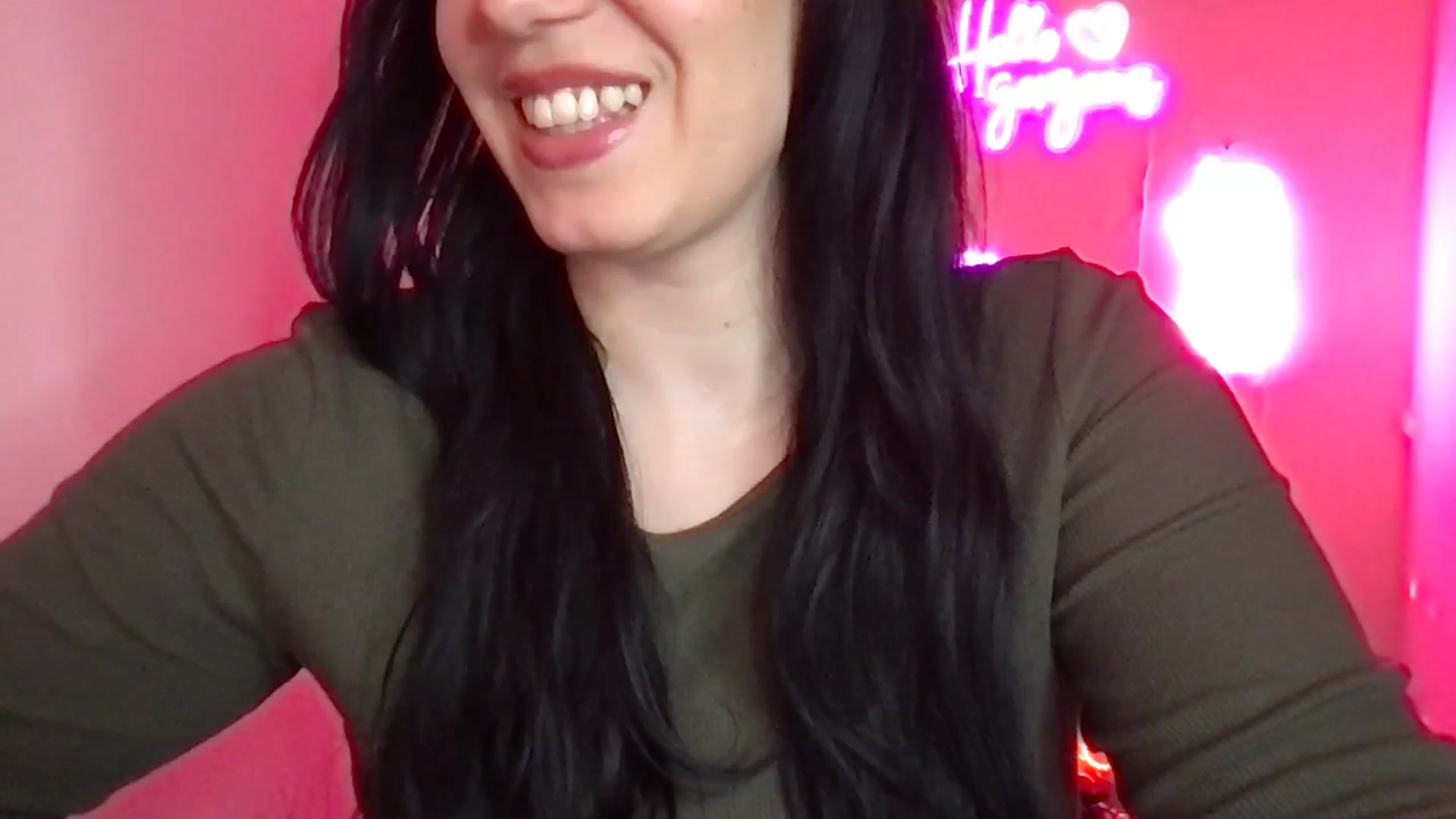Gallery image thumbnail from xoxEmilyxoxx's myfreecams stream on, 02/24/2025, 18:05 image 18 of 20