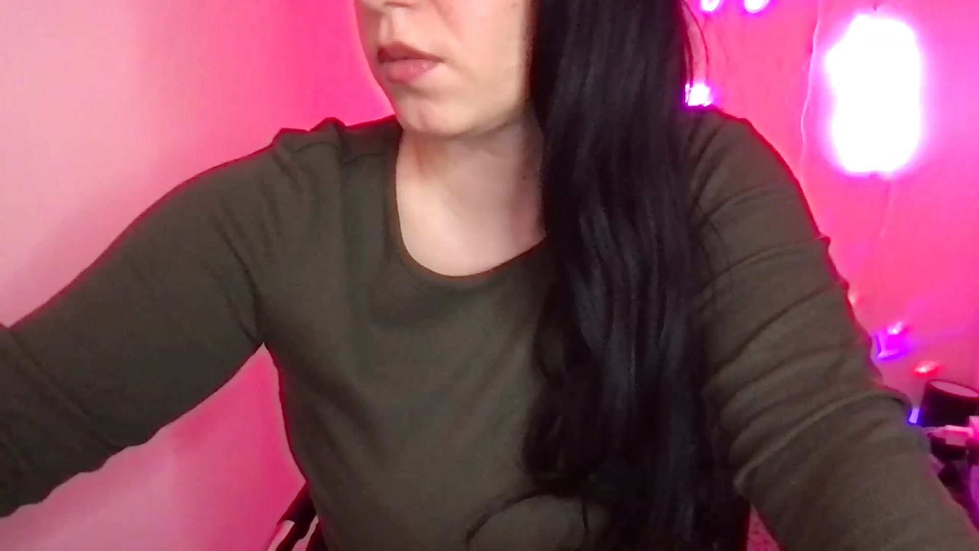 Gallery image thumbnail from xoxEmilyxoxx's myfreecams stream on, 02/24/2025, 18:52 image 12 of 20