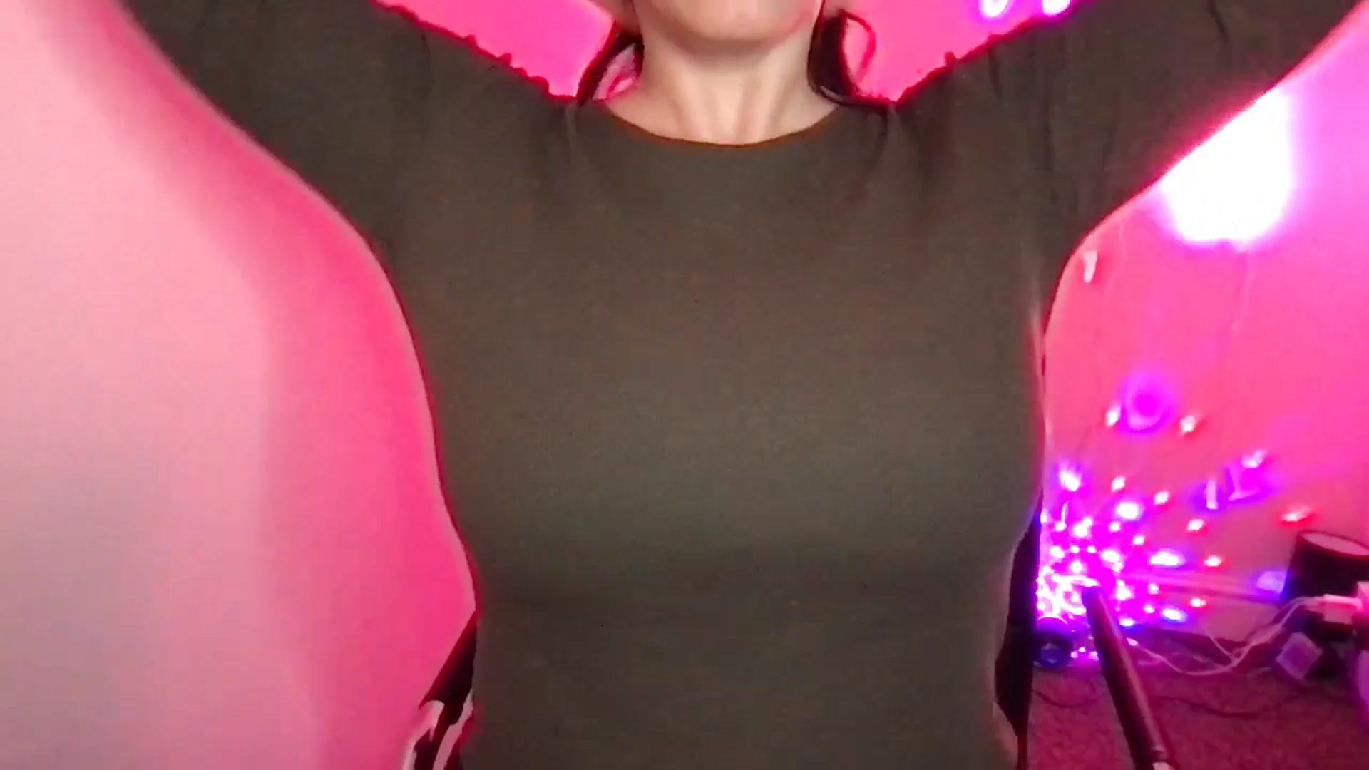 Gallery image thumbnail from xoxEmilyxoxx's myfreecams stream on, 02/24/2025, 18:52 image 8 of 20