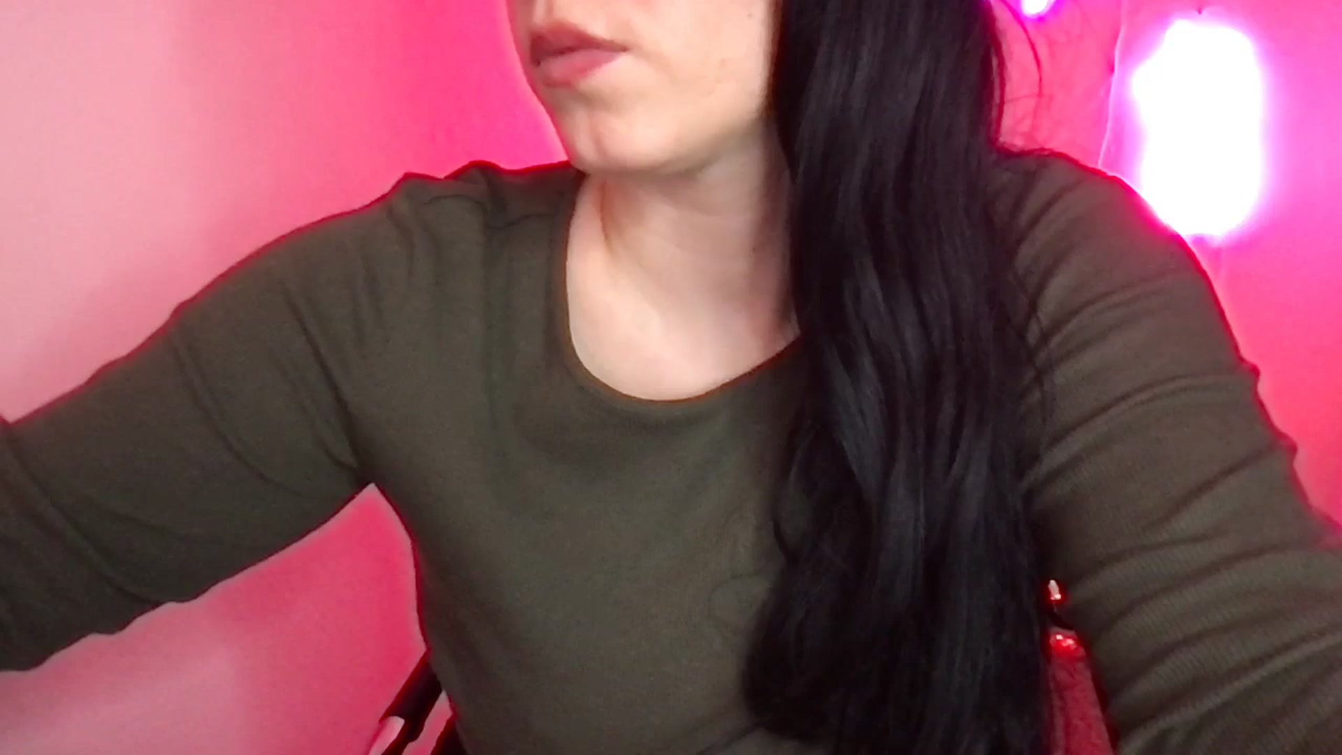 Gallery image thumbnail from xoxEmilyxoxx's myfreecams stream on, 02/24/2025, 18:52 image 9 of 20