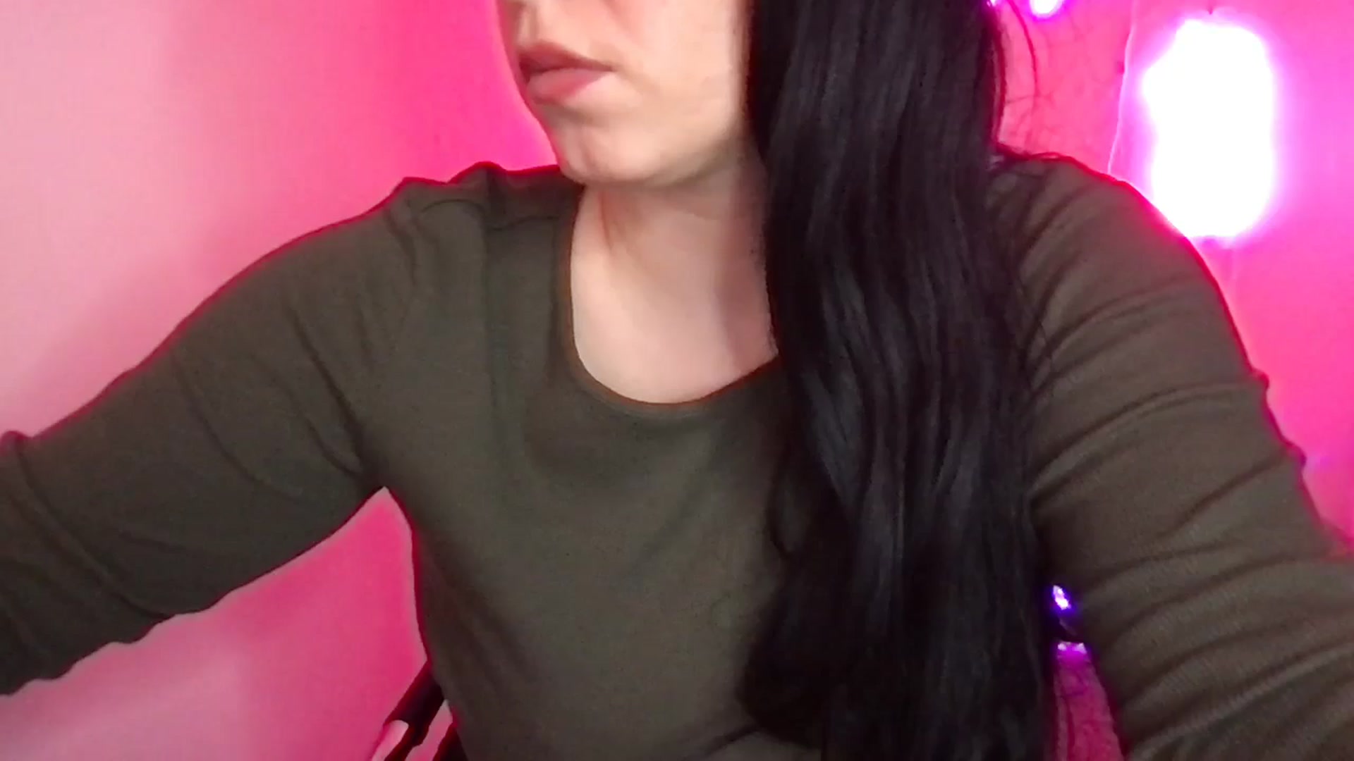 Gallery image thumbnail from xoxEmilyxoxx's myfreecams stream on, 02/24/2025, 18:52 image 10 of 20