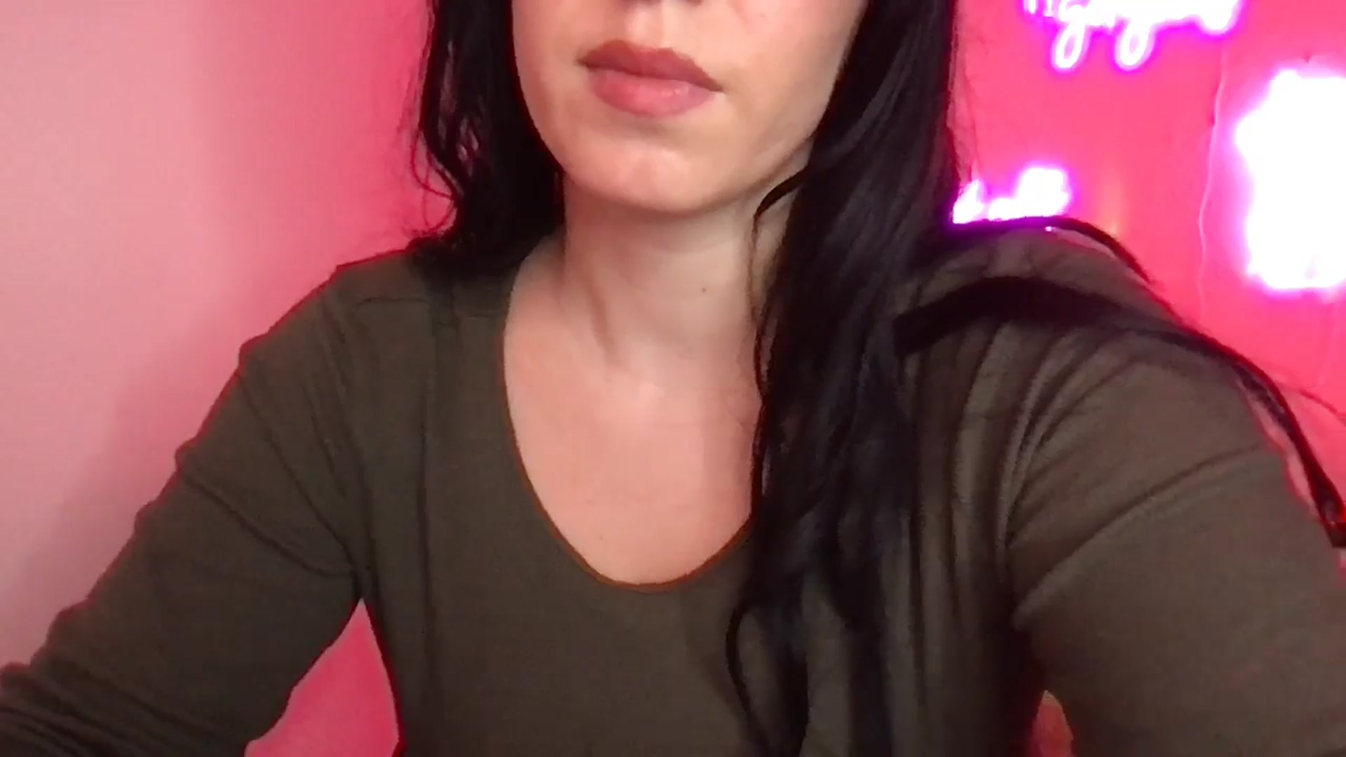 Gallery image thumbnail from xoxEmilyxoxx's myfreecams stream on, 02/24/2025, 19:56 image 14 of 20