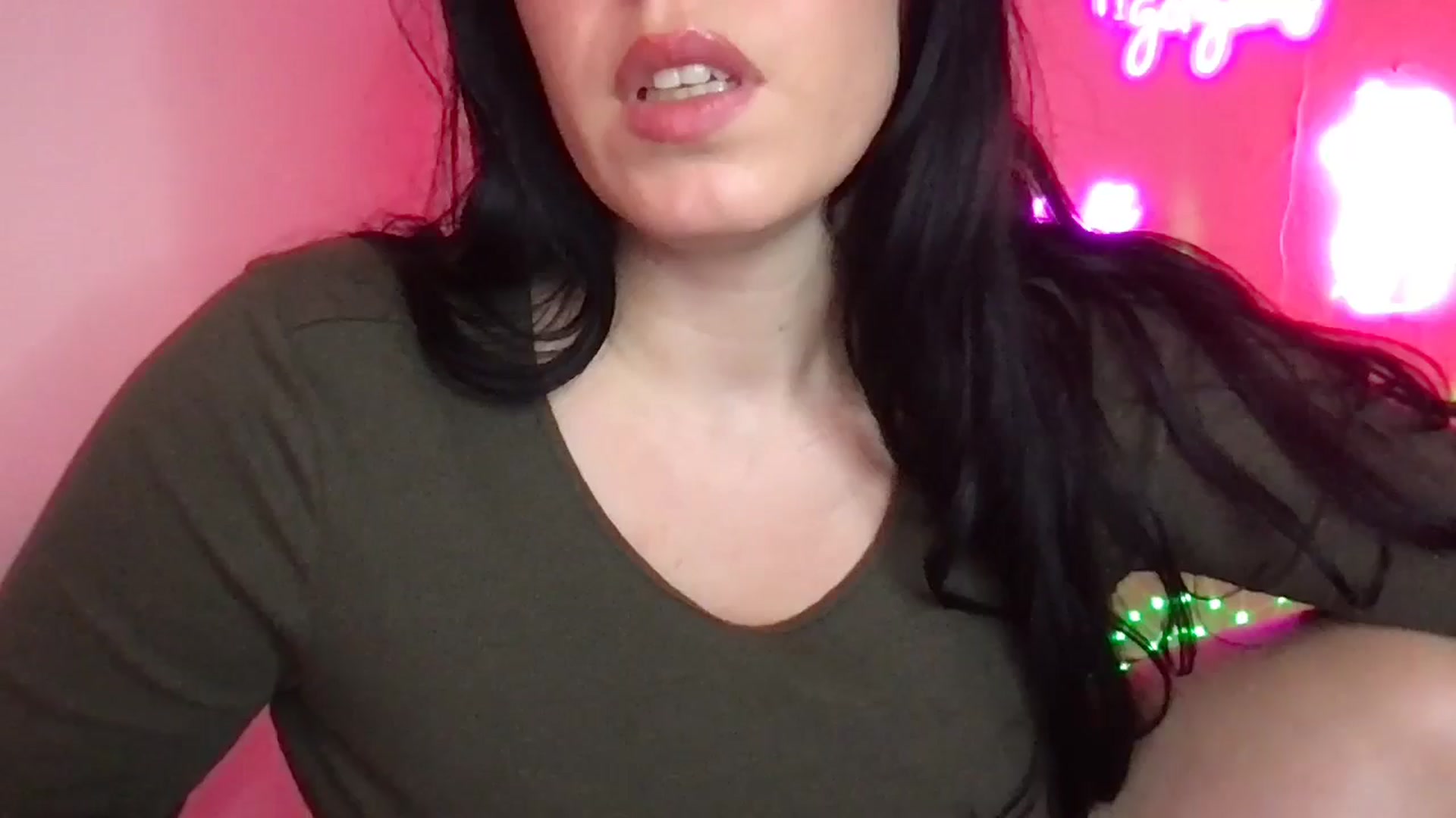 Gallery image thumbnail from xoxEmilyxoxx's myfreecams stream on, 02/24/2025, 19:56 image 18 of 20