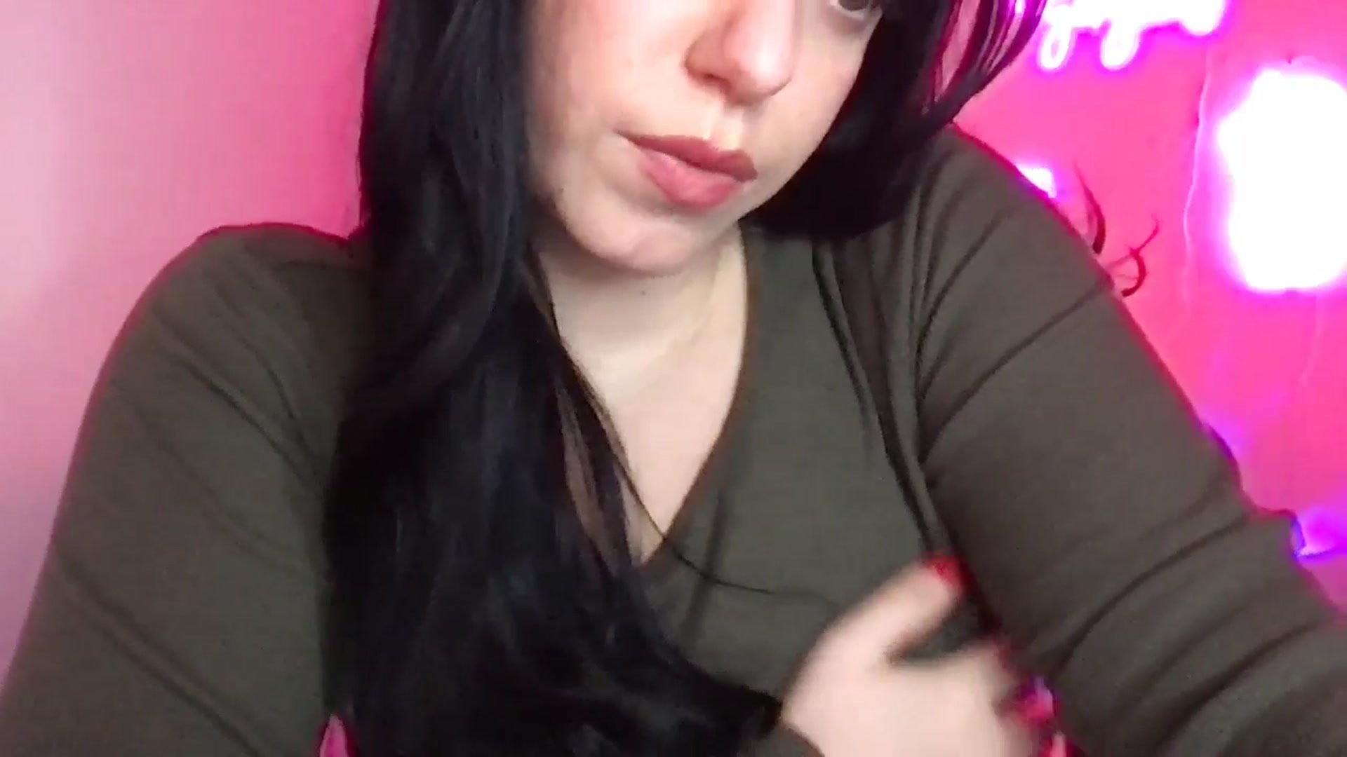 Gallery image thumbnail from xoxEmilyxoxx's myfreecams stream on, 02/24/2025, 19:56 image 20 of 20