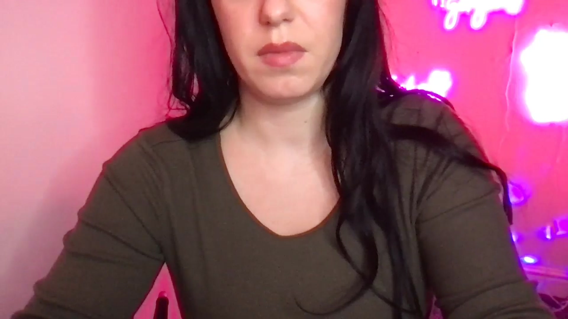Gallery image thumbnail from xoxEmilyxoxx's myfreecams stream on, 02/24/2025, 19:56 image 15 of 20
