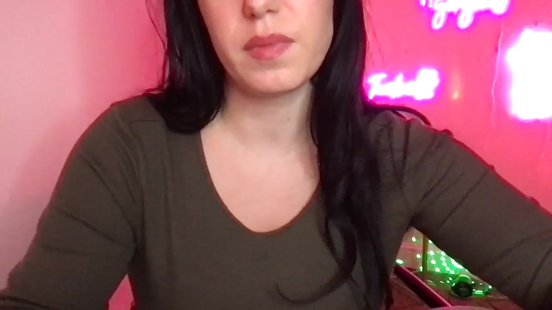 Gallery image thumbnail from xoxEmilyxoxx's myfreecams stream on, 02/24/2025, 19:56 image 17 of 20