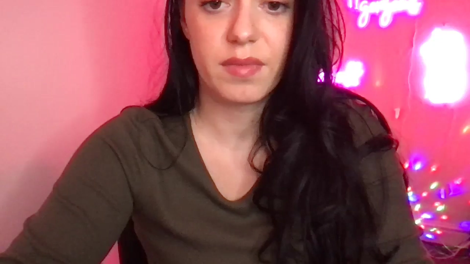 Gallery image thumbnail from xoxEmilyxoxx's myfreecams stream on, 02/24/2025, 23:23 image 14 of 20