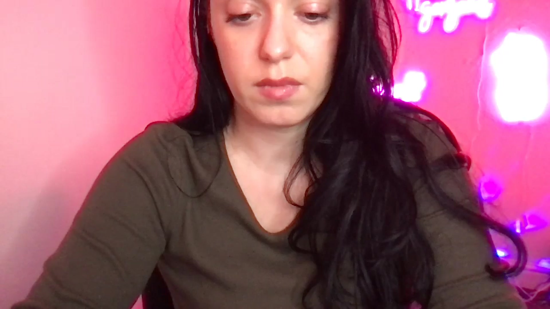 Gallery image thumbnail from xoxEmilyxoxx's myfreecams stream on, 02/24/2025, 23:23 image 13 of 20