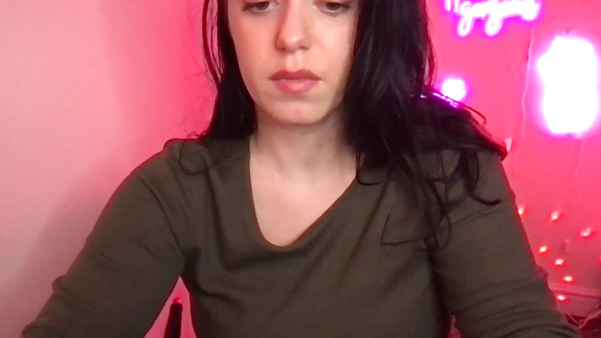 Gallery image thumbnail from xoxEmilyxoxx's myfreecams stream on, 02/24/2025, 23:23 image 2 of 20