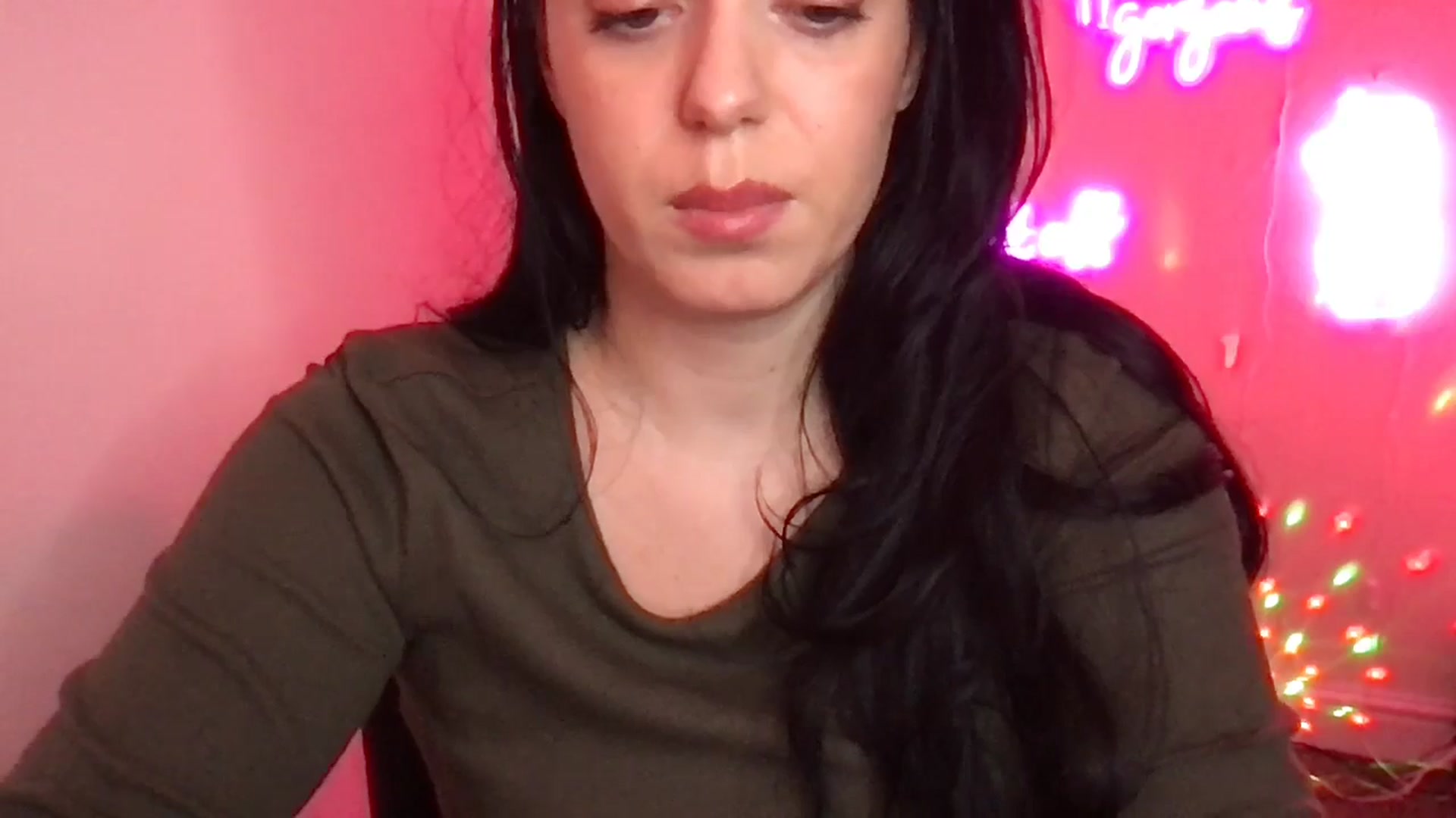 Gallery image thumbnail from xoxEmilyxoxx's myfreecams stream on, 02/24/2025, 23:23 image 15 of 20