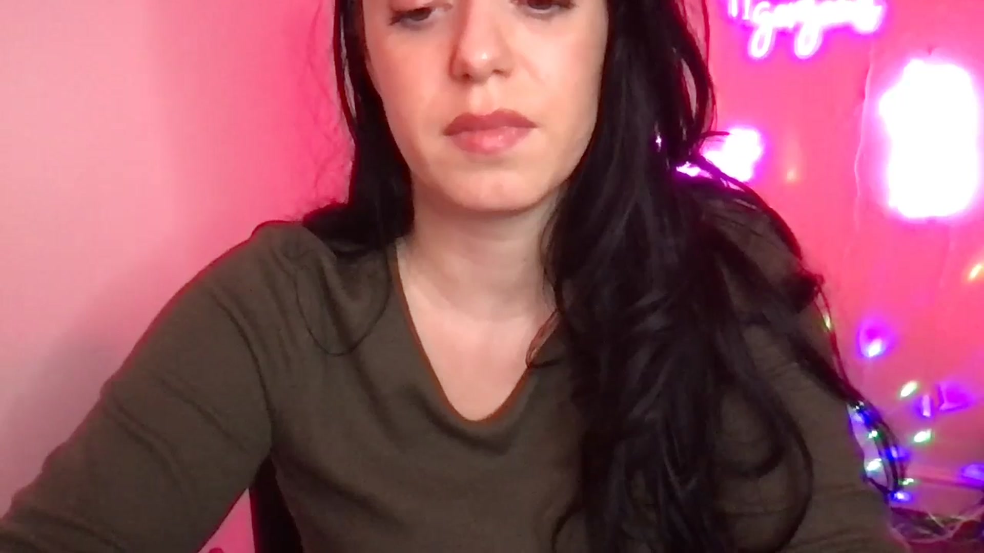 Gallery image thumbnail from xoxEmilyxoxx's myfreecams stream on, 02/24/2025, 23:23 image 12 of 20