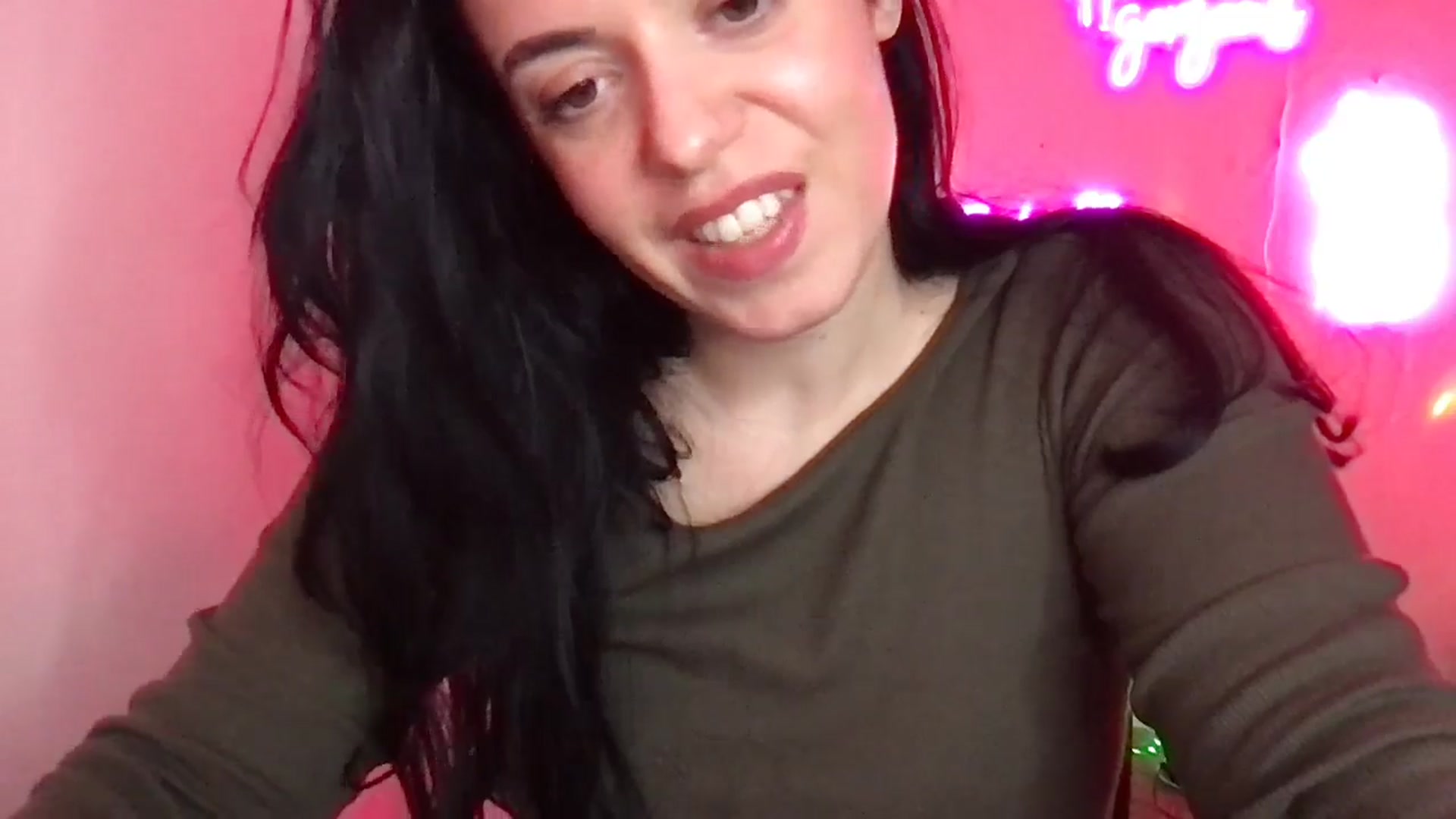 Gallery image thumbnail from xoxEmilyxoxx's myfreecams stream on, 02/24/2025, 23:23 image 20 of 20
