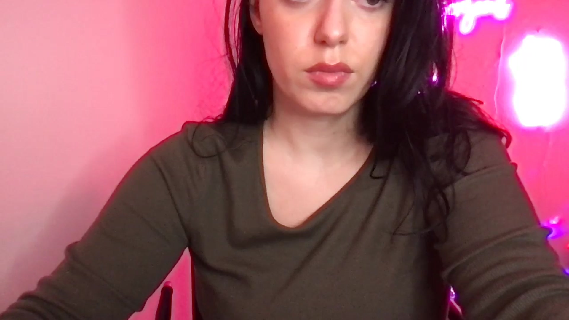Gallery image thumbnail from xoxEmilyxoxx's myfreecams stream on, 02/24/2025, 23:23 image 3 of 20