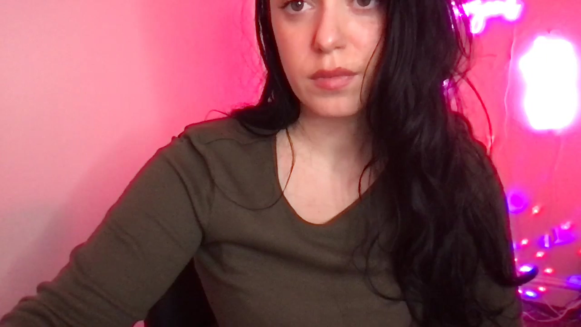 Gallery image thumbnail from xoxEmilyxoxx's myfreecams stream on, 02/24/2025, 23:23 image 17 of 20