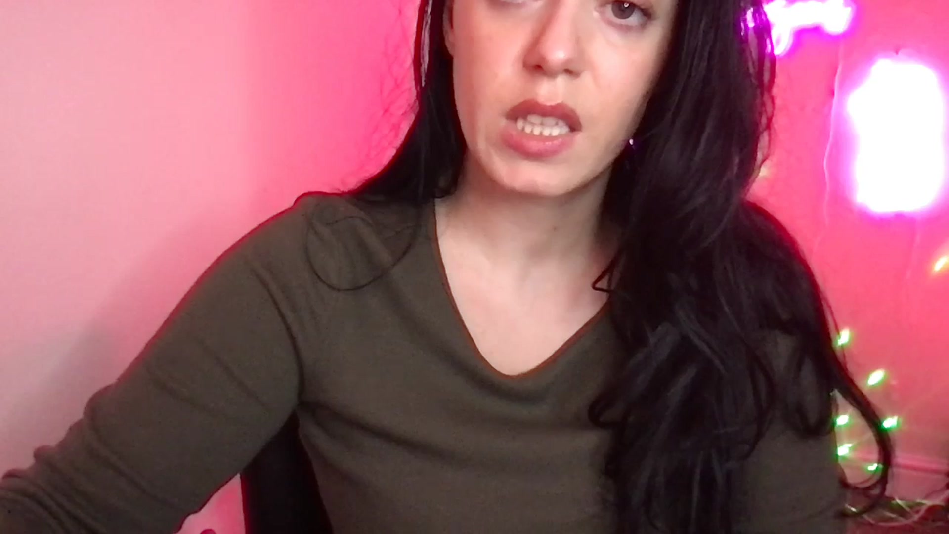 Gallery image thumbnail from xoxEmilyxoxx's myfreecams stream on, 02/24/2025, 23:23 image 11 of 20