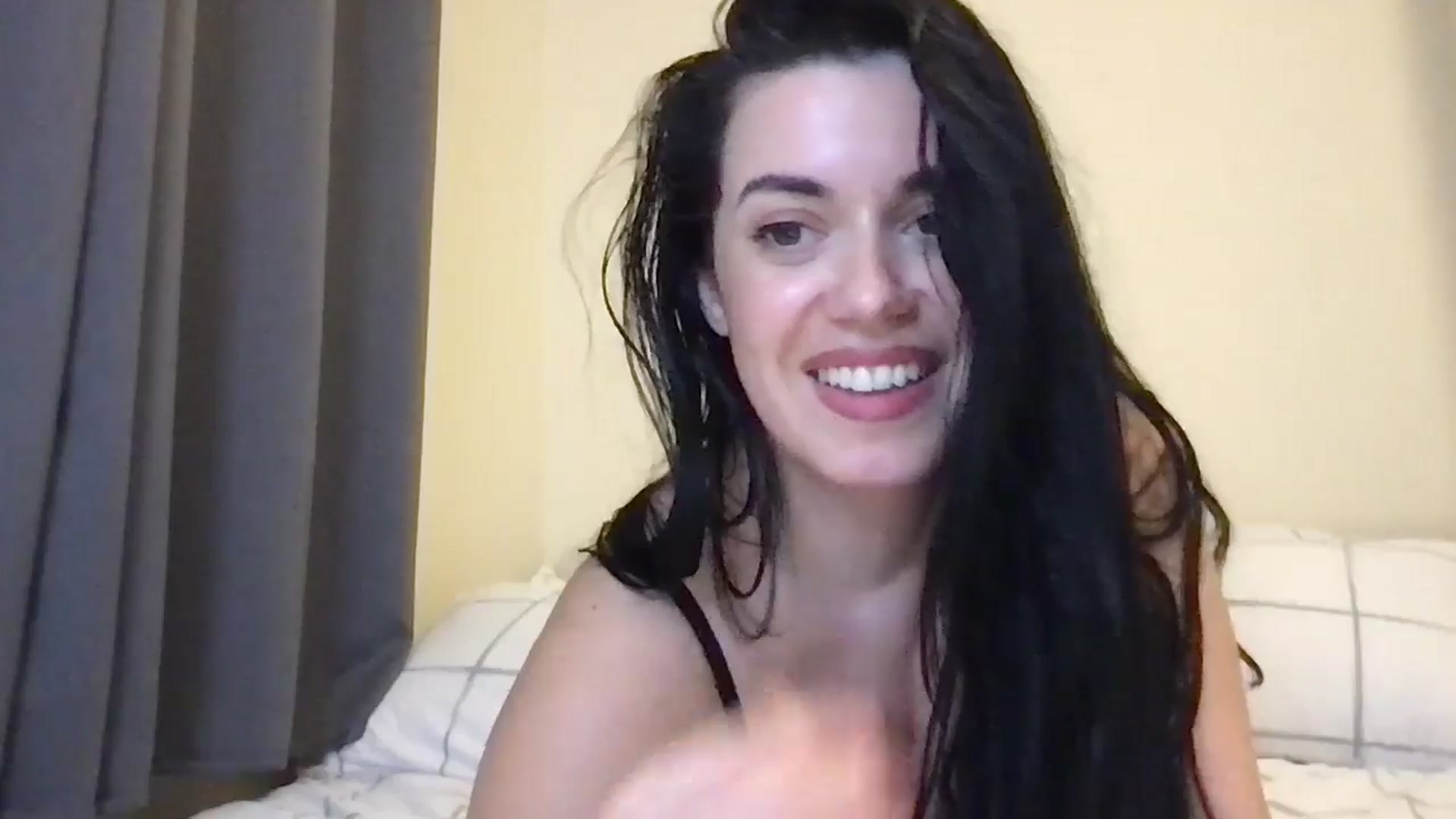 Gallery image thumbnail from xoxEmilyxoxx's myfreecams stream on, 03/07/2025, 23:44 image 6 of 20
