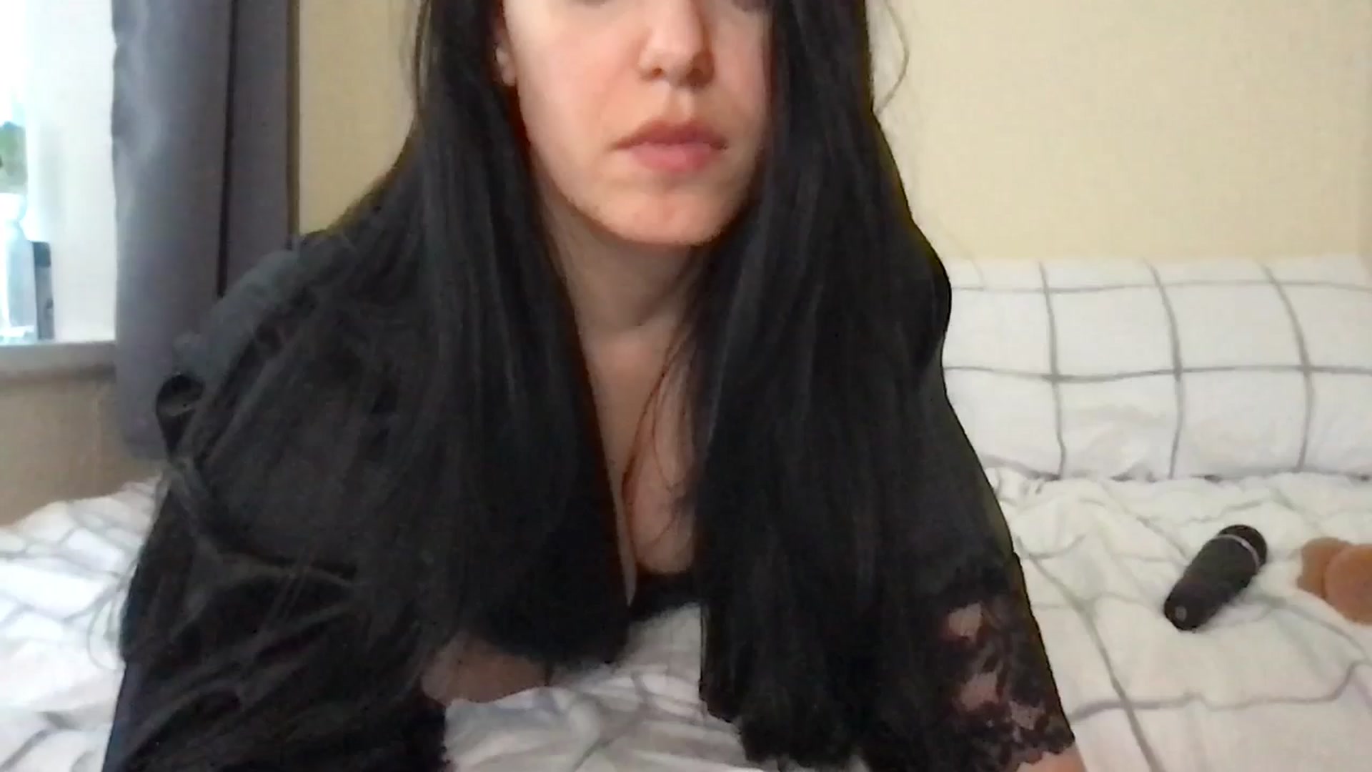 Gallery image thumbnail from xoxEmilyxoxx's myfreecams stream on, 04/16/2025, 18:45 image 15 of 20