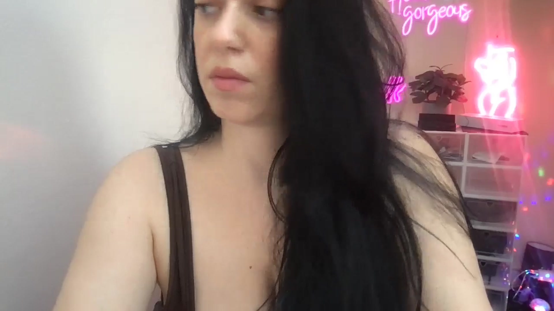 Gallery image thumbnail from xoxEmilyxoxx's myfreecams stream on, 04/24/2025, 13:58 image 14 of 20