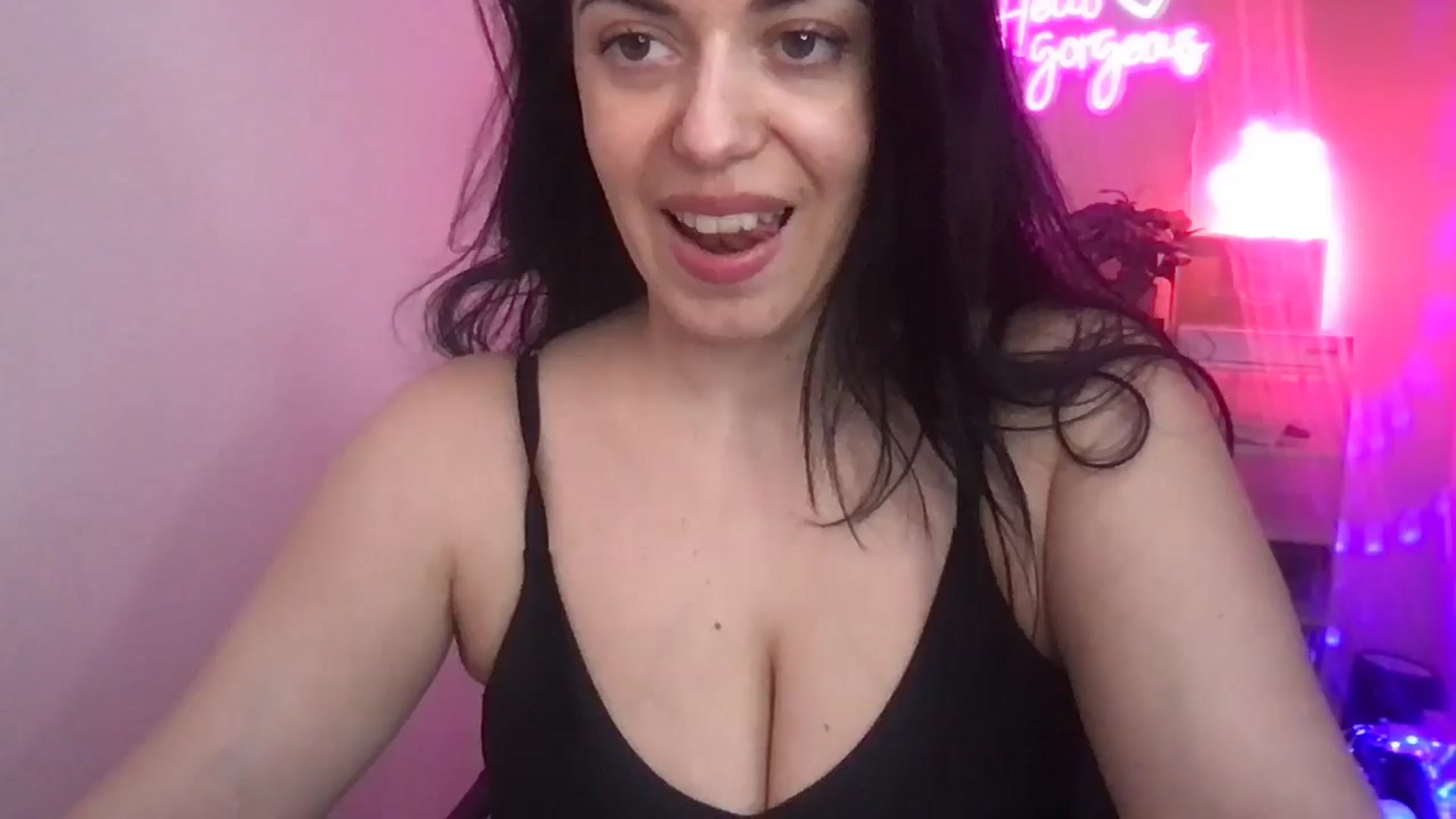 Gallery image thumbnail from xoxEmilyxoxx's myfreecams stream on, 04/29/2025, 21:47 image 1 of 20