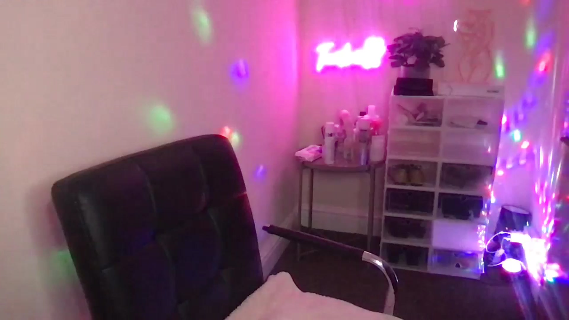 Gallery image thumbnail from xoxEmilyxoxx's myfreecams stream on, 05/01/2025, 21:56 image 12 of 20