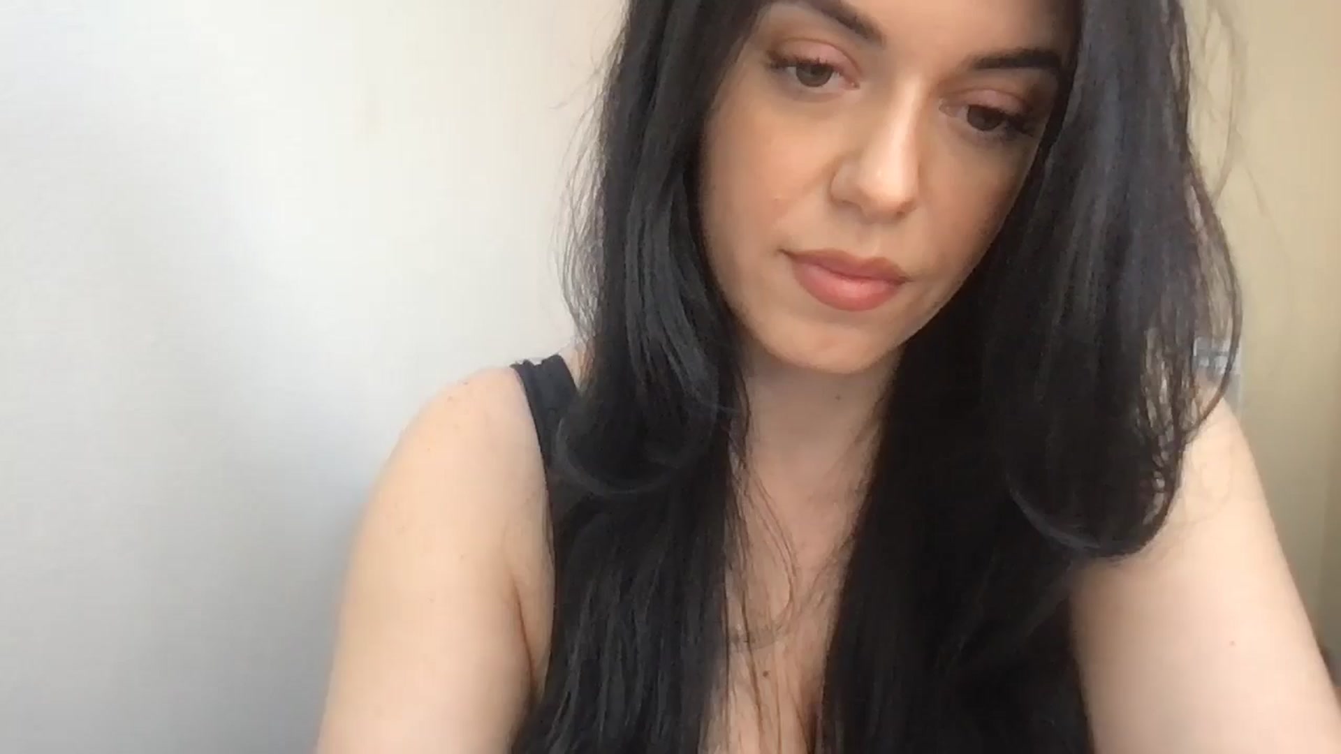 Gallery image thumbnail from xoxEmilyxoxx's myfreecams stream on, 05/02/2025, 15:30 image 1 of 20