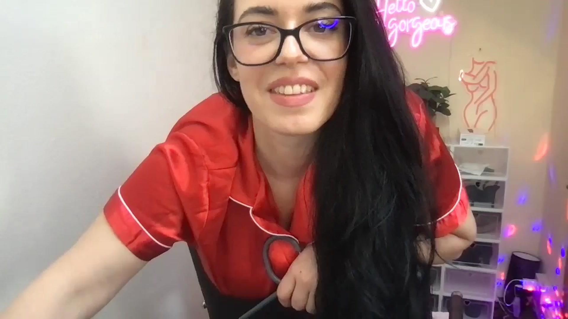Gallery image thumbnail from xoxEmilyxoxx's myfreecams stream on, 05/07/2025, 17:37 image 13 of 20