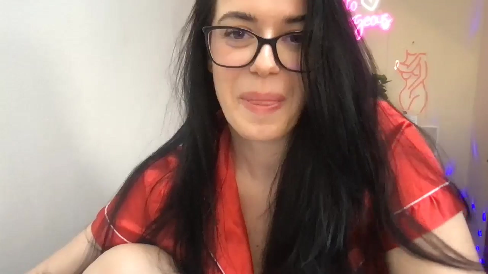 Gallery image thumbnail from xoxEmilyxoxx's myfreecams stream on, 05/07/2025, 17:37 image 14 of 20