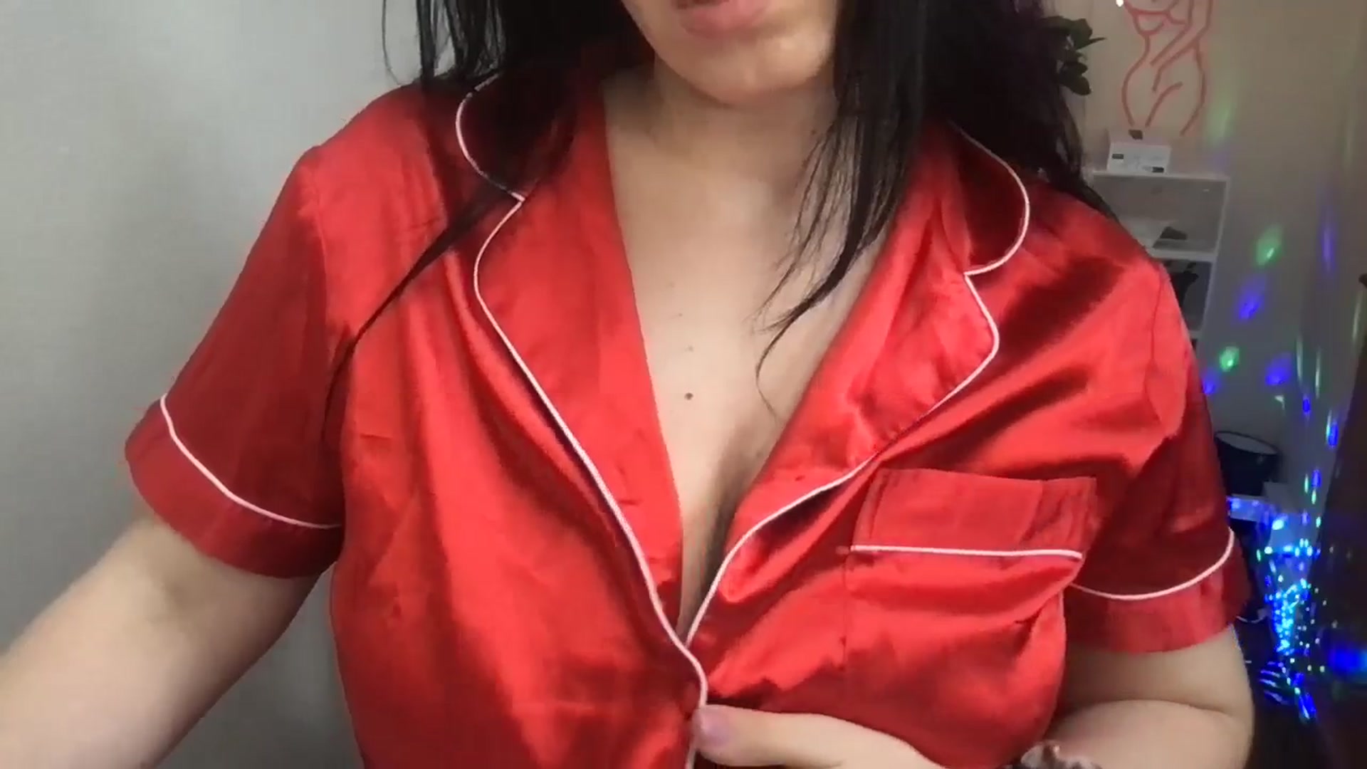 Gallery image thumbnail from xoxEmilyxoxx's myfreecams stream on, 05/07/2025, 17:37 image 20 of 20