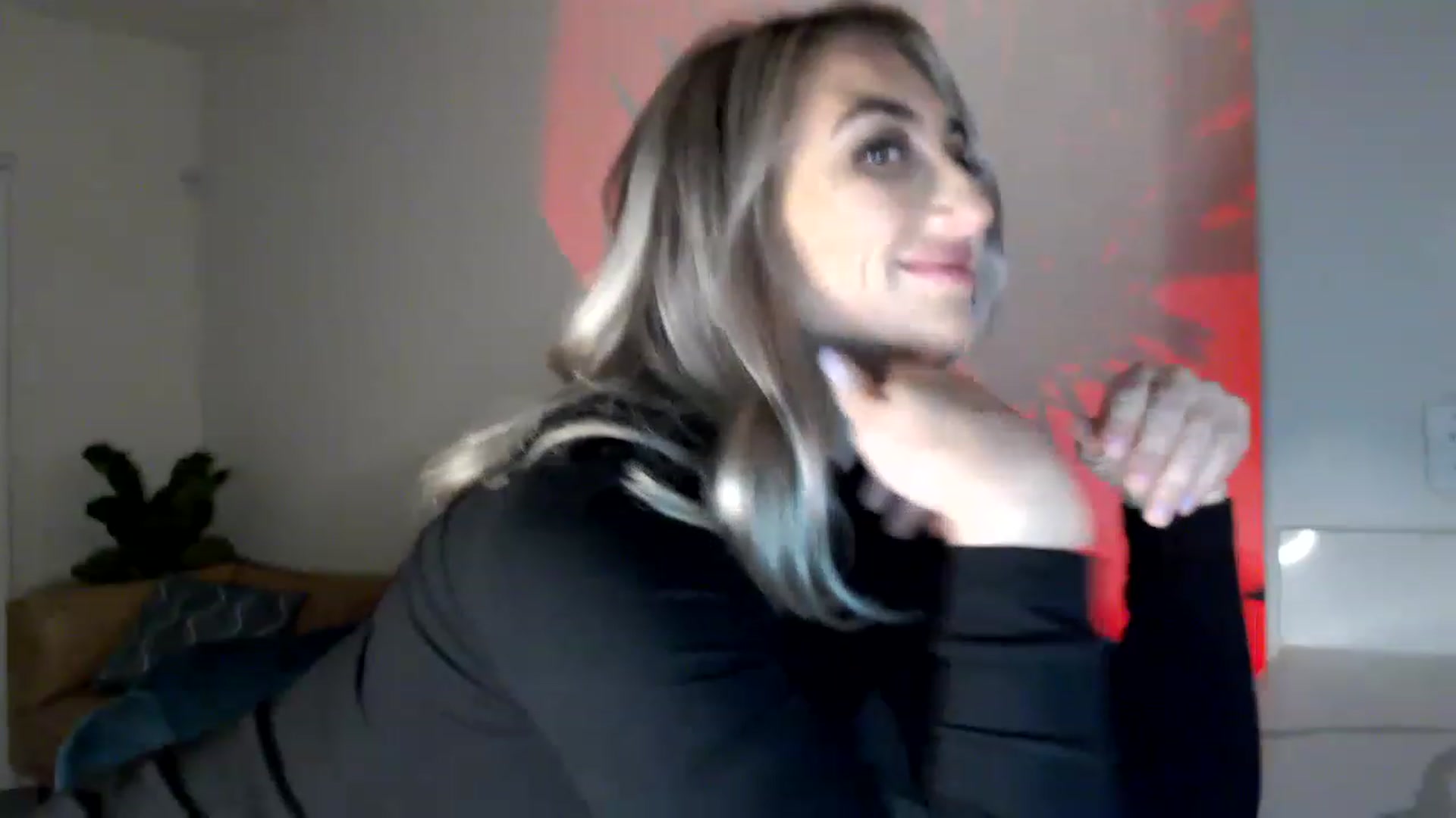 Gallery image thumbnail from xoxMikkixox's myfreecams stream on, 03/11/2023, 09:42 image 7 of 20